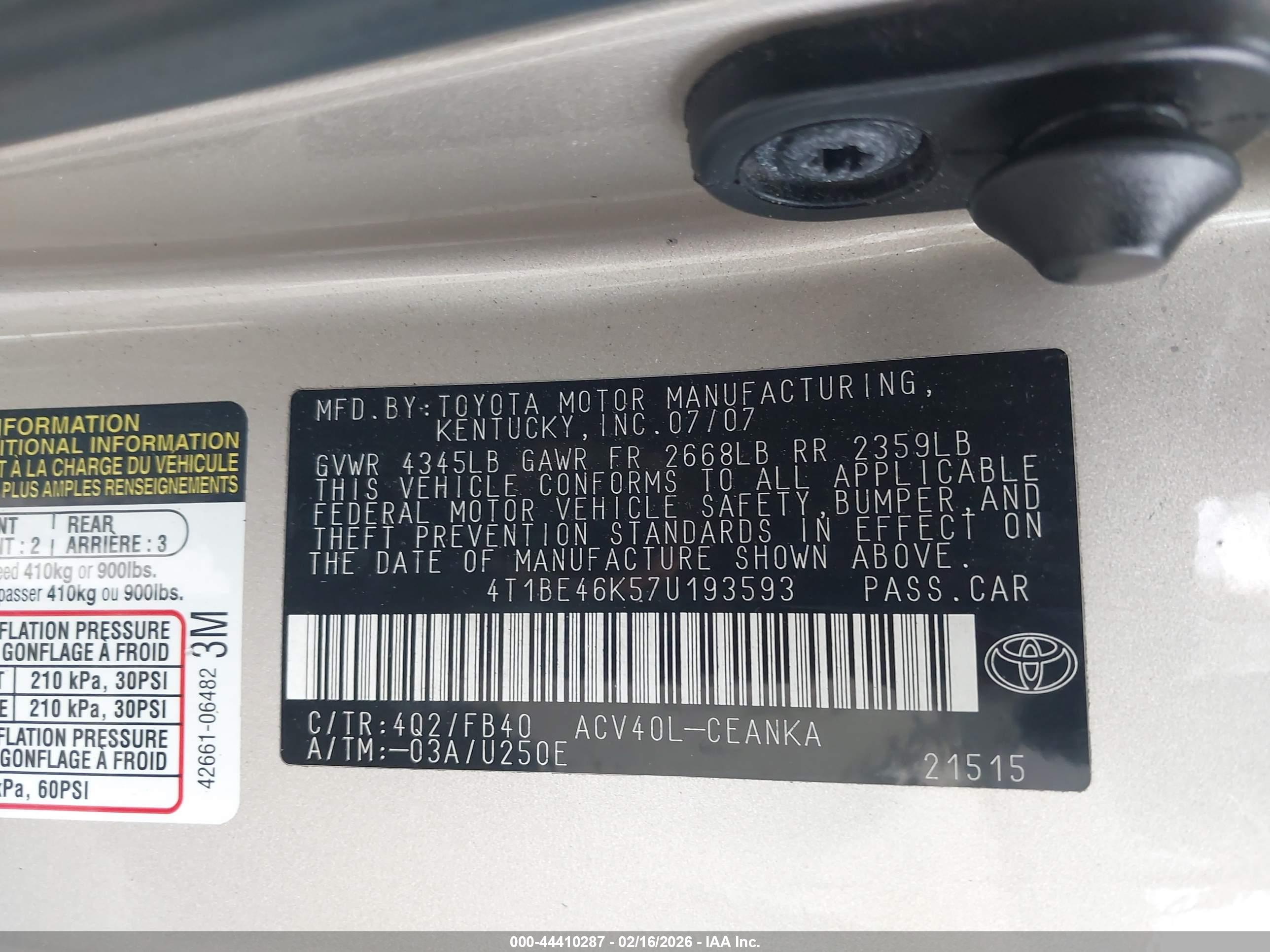 TOYOTA CAMRY image 9