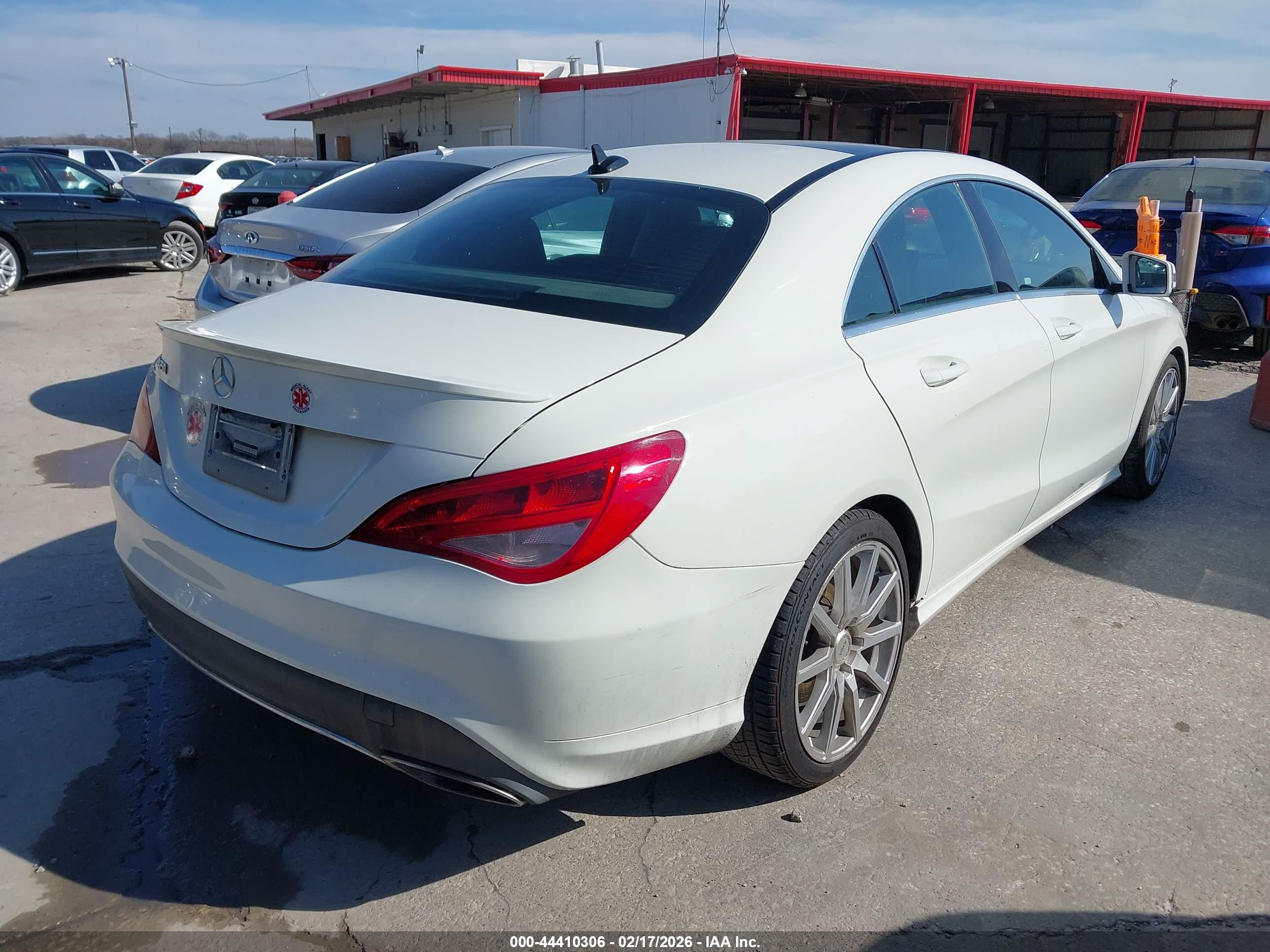 MERCEDES-BENZ CLA image 4