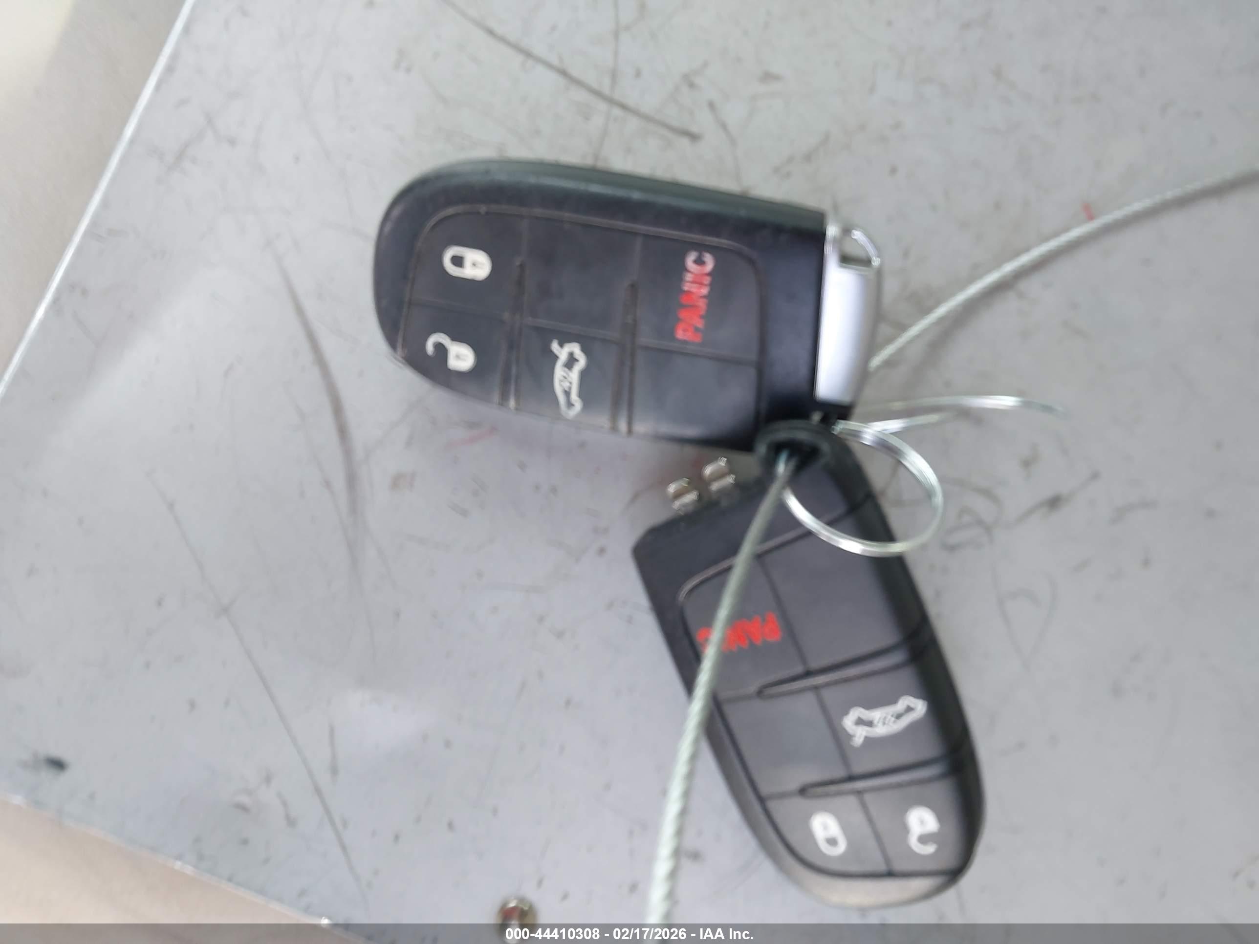 CHRYSLER 300 image 11