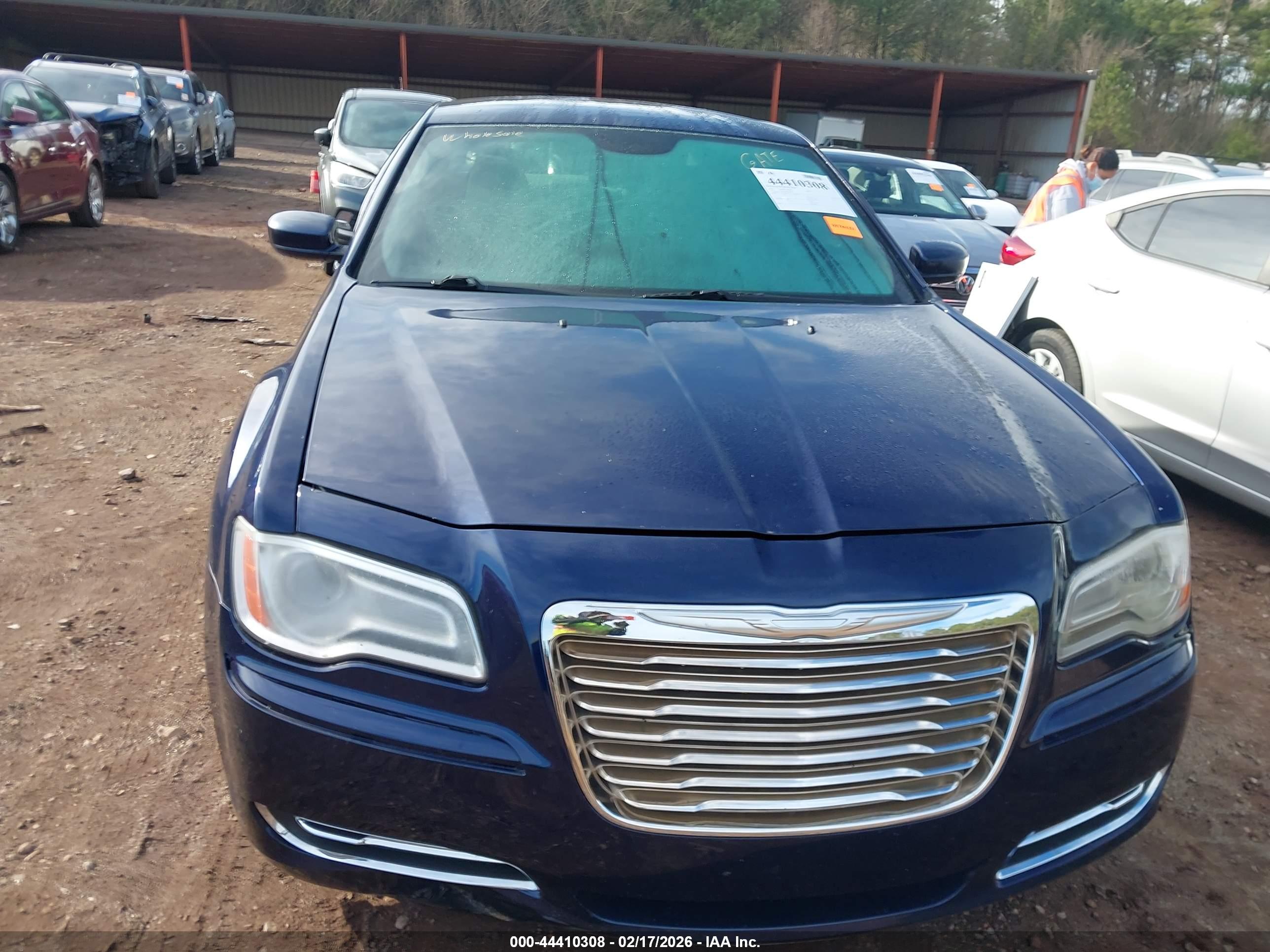 CHRYSLER 300 image 6