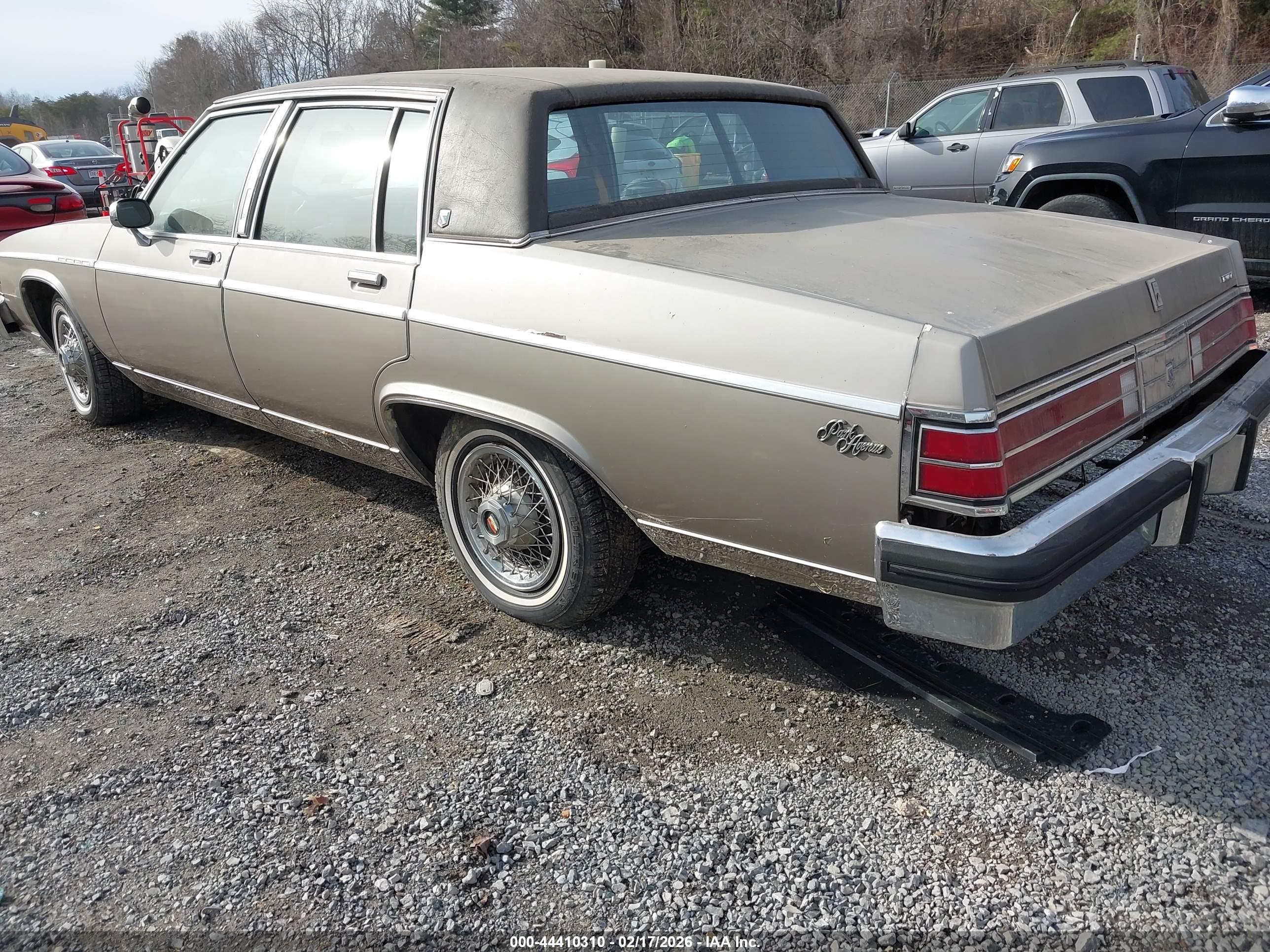 BUICK ELECTRA image 3