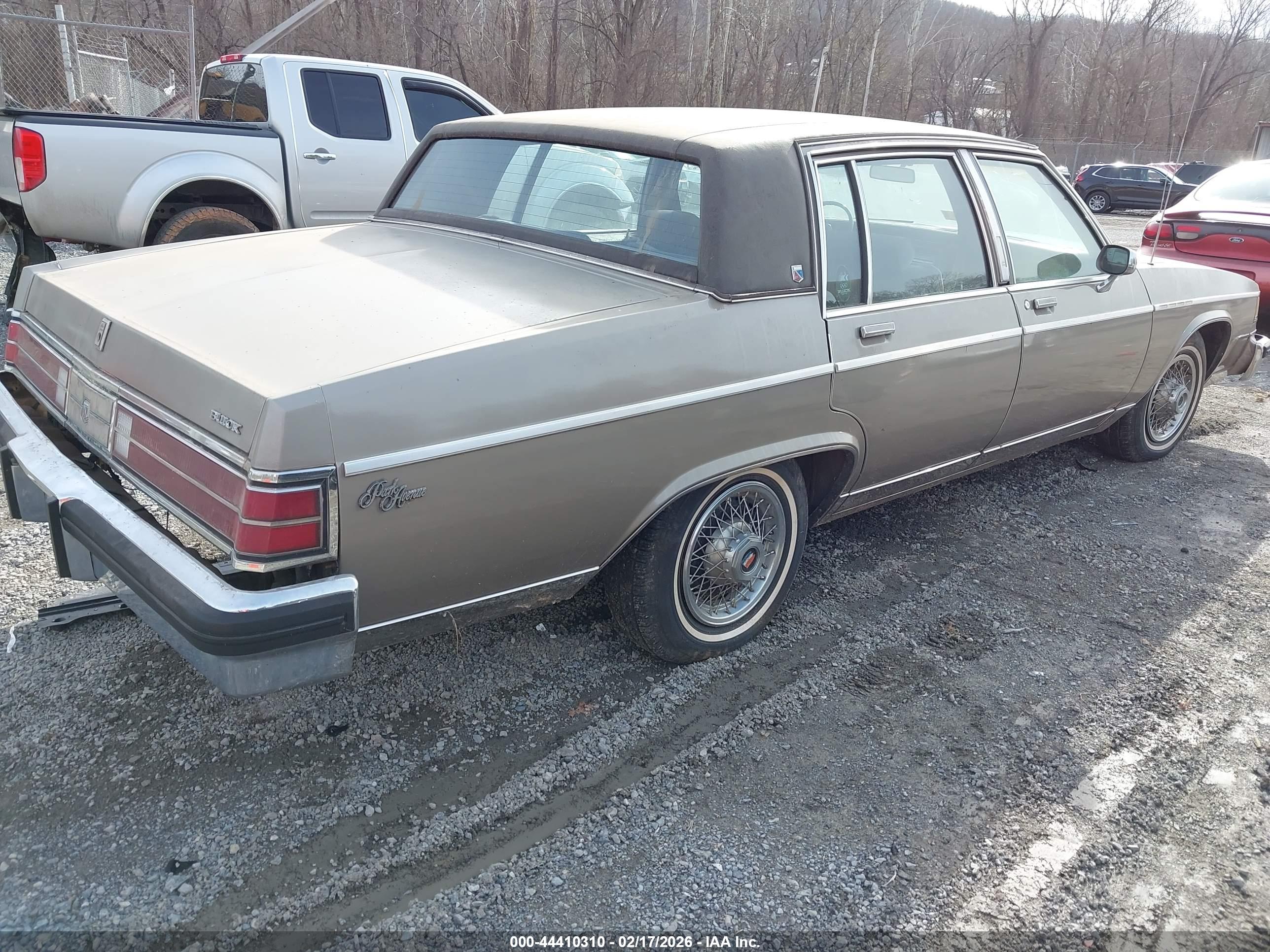 BUICK ELECTRA image 4