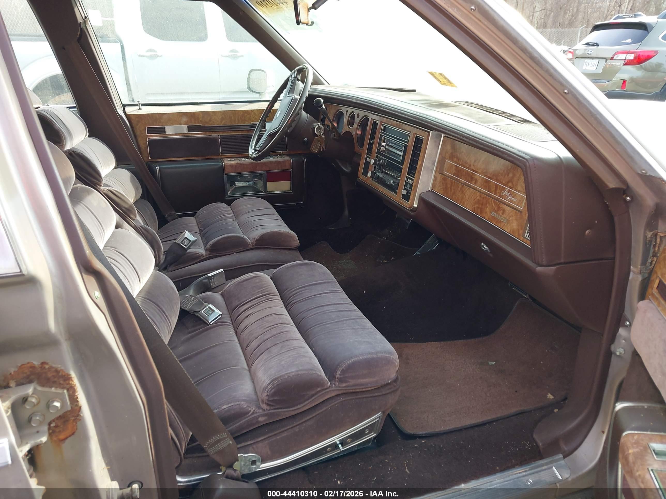 BUICK ELECTRA image 5