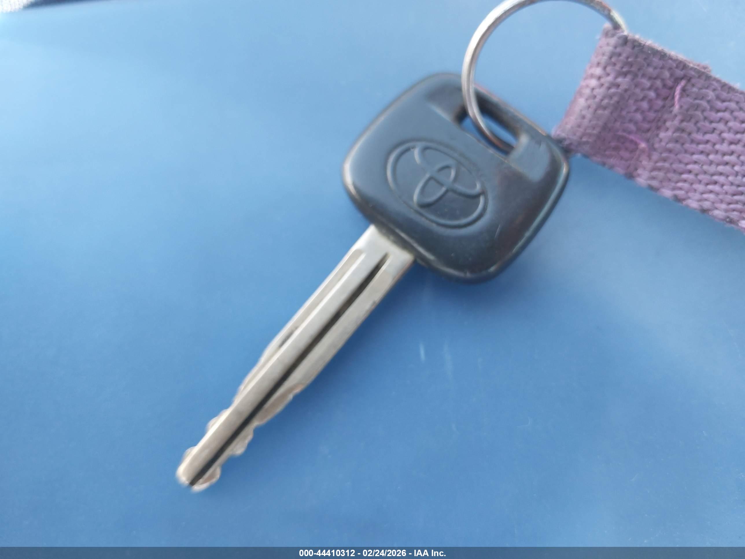 TOYOTA YARIS image 11
