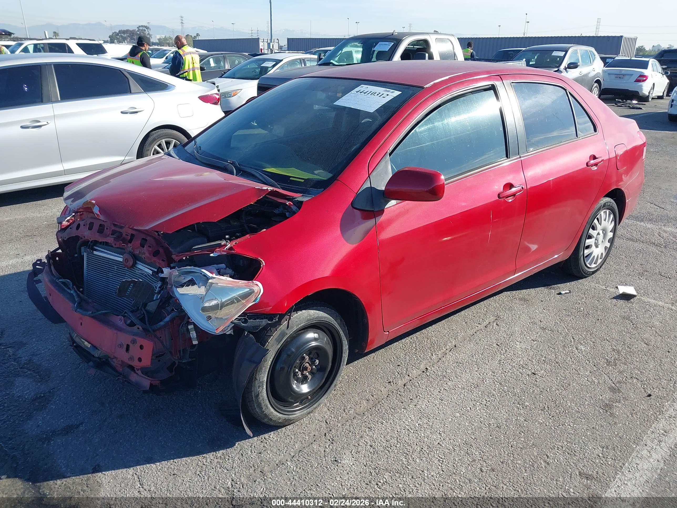 TOYOTA YARIS image 2