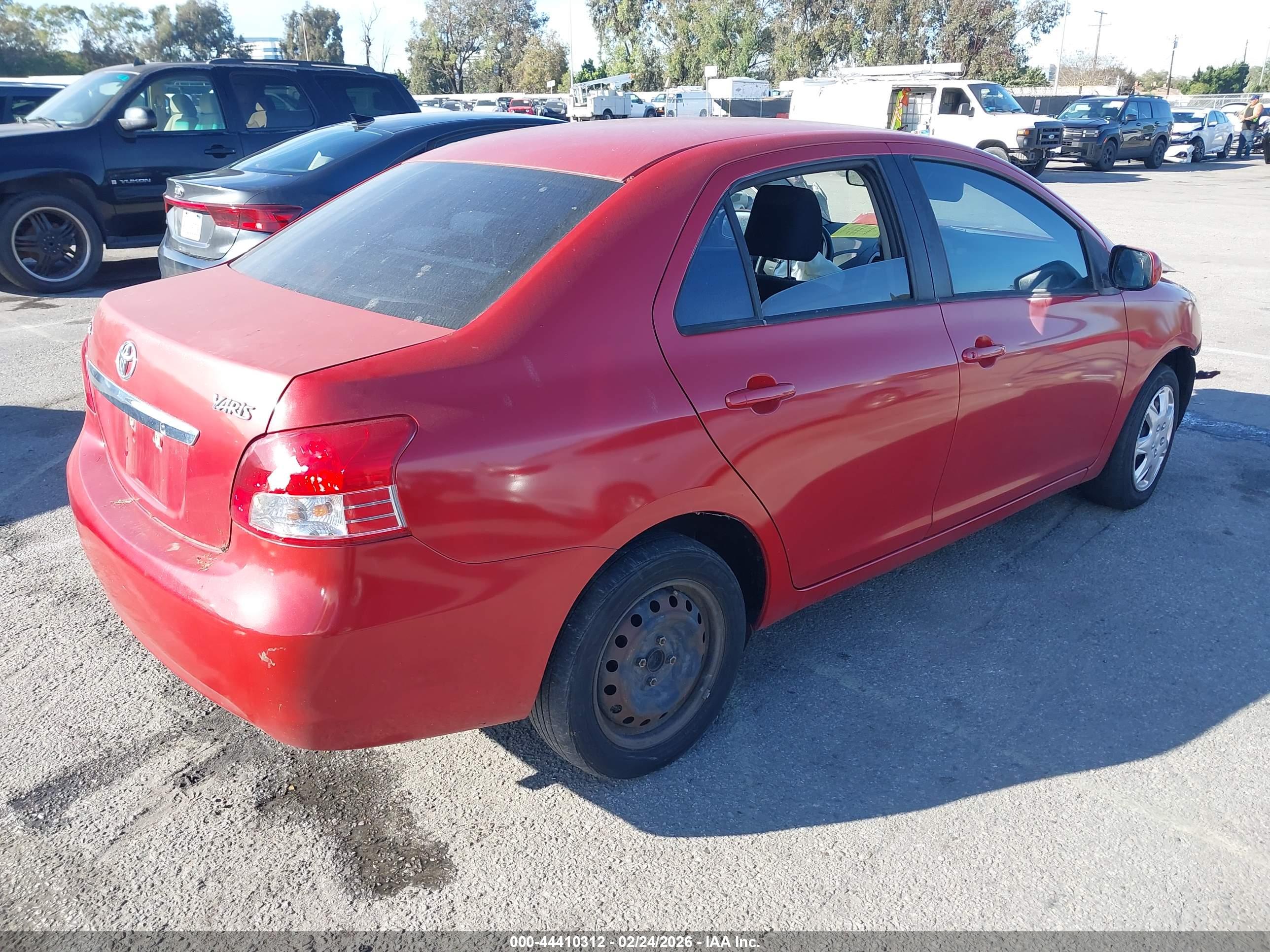 TOYOTA YARIS image 4