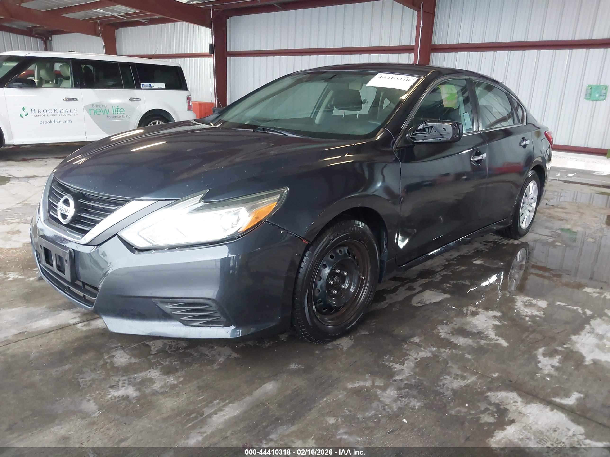 NISSAN ALTIMA image 2