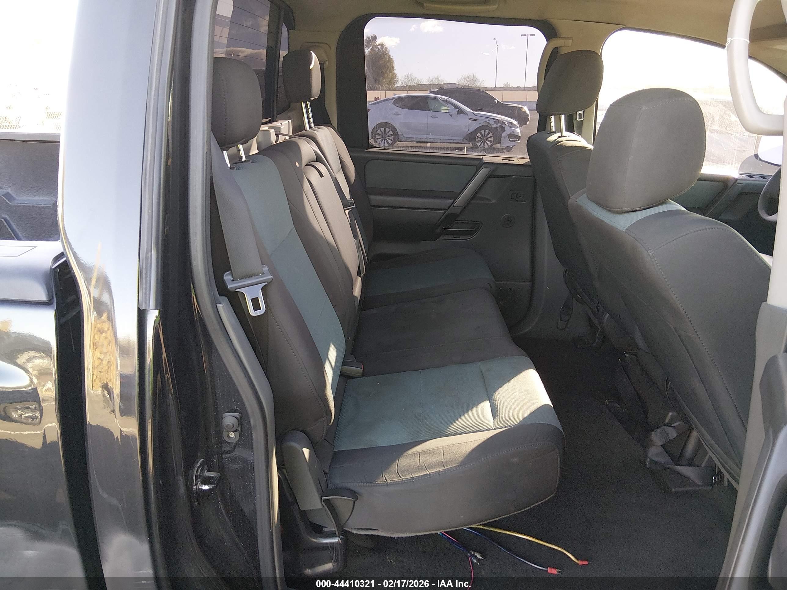 NISSAN TITAN image 8
