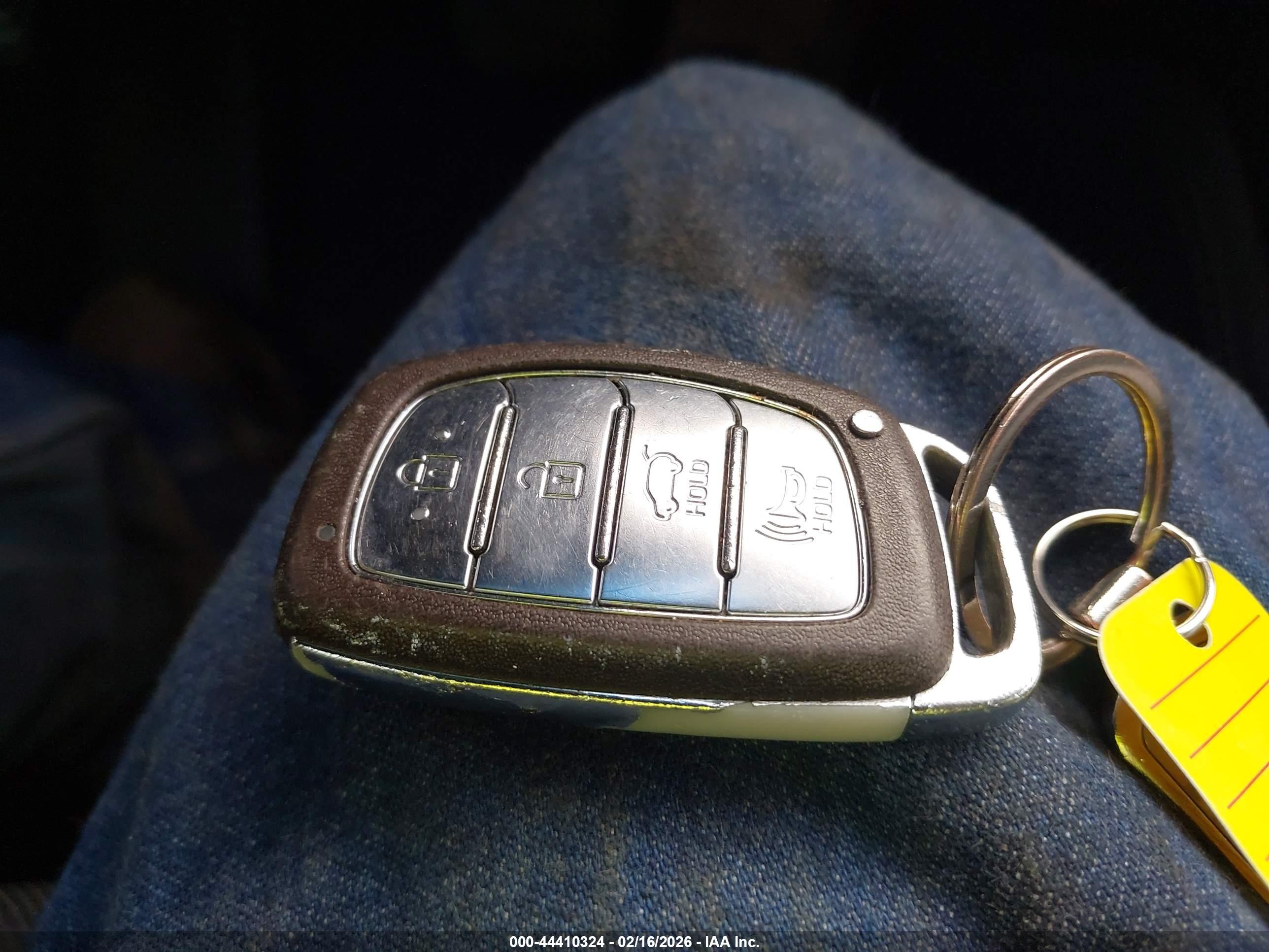 HYUNDAI TUCSON image 11