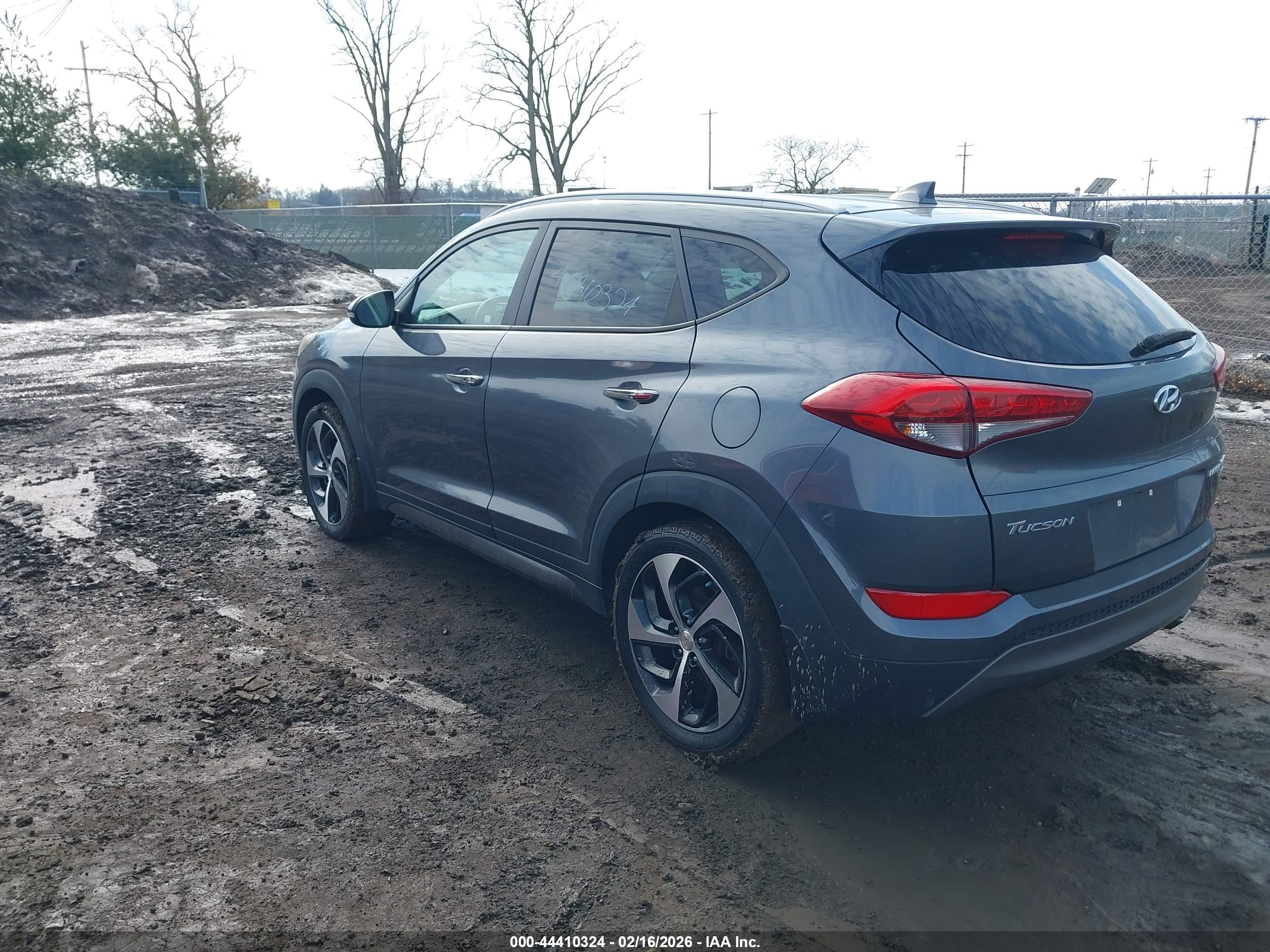HYUNDAI TUCSON image 3