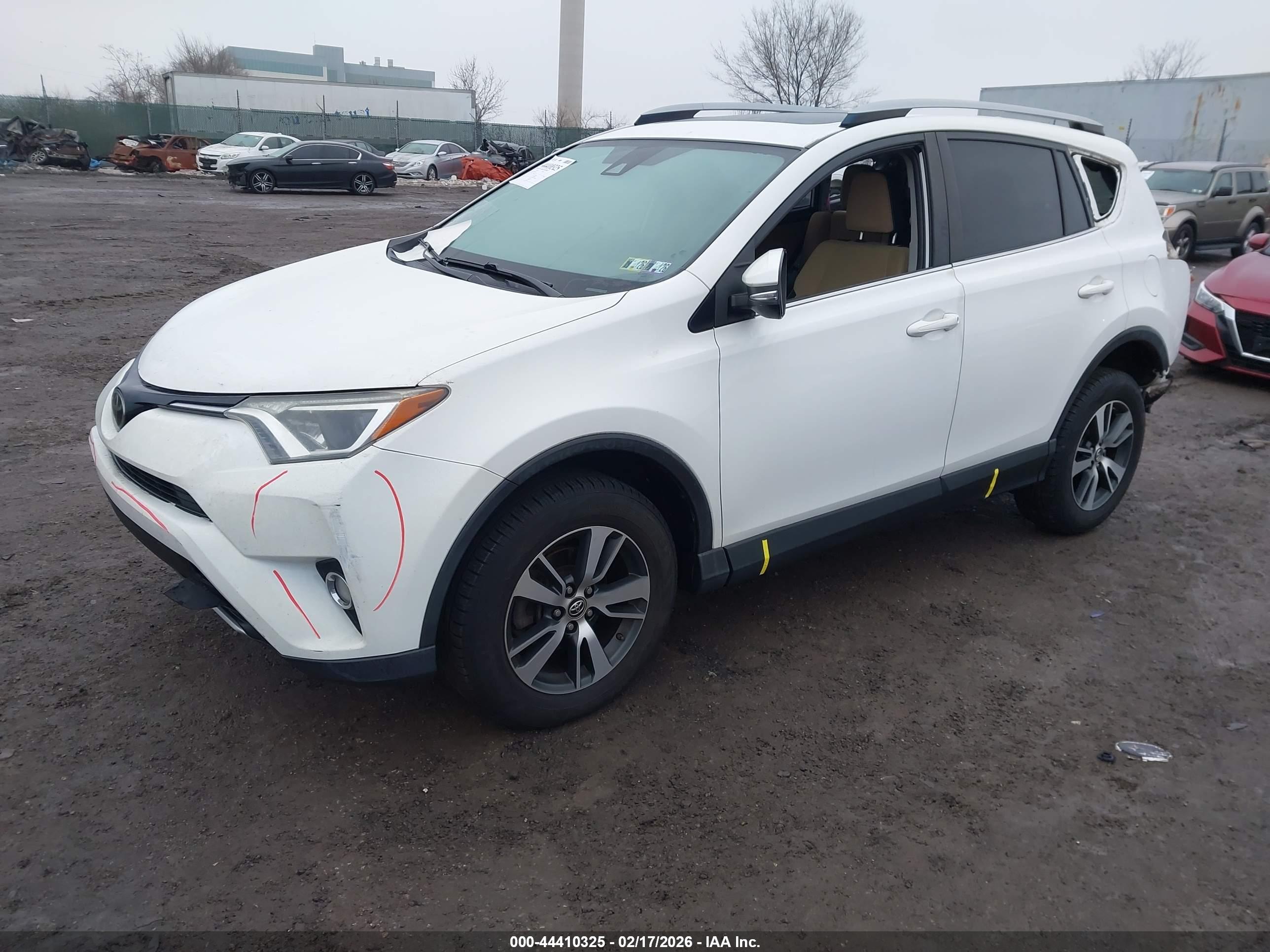 TOYOTA RAV4 image 2