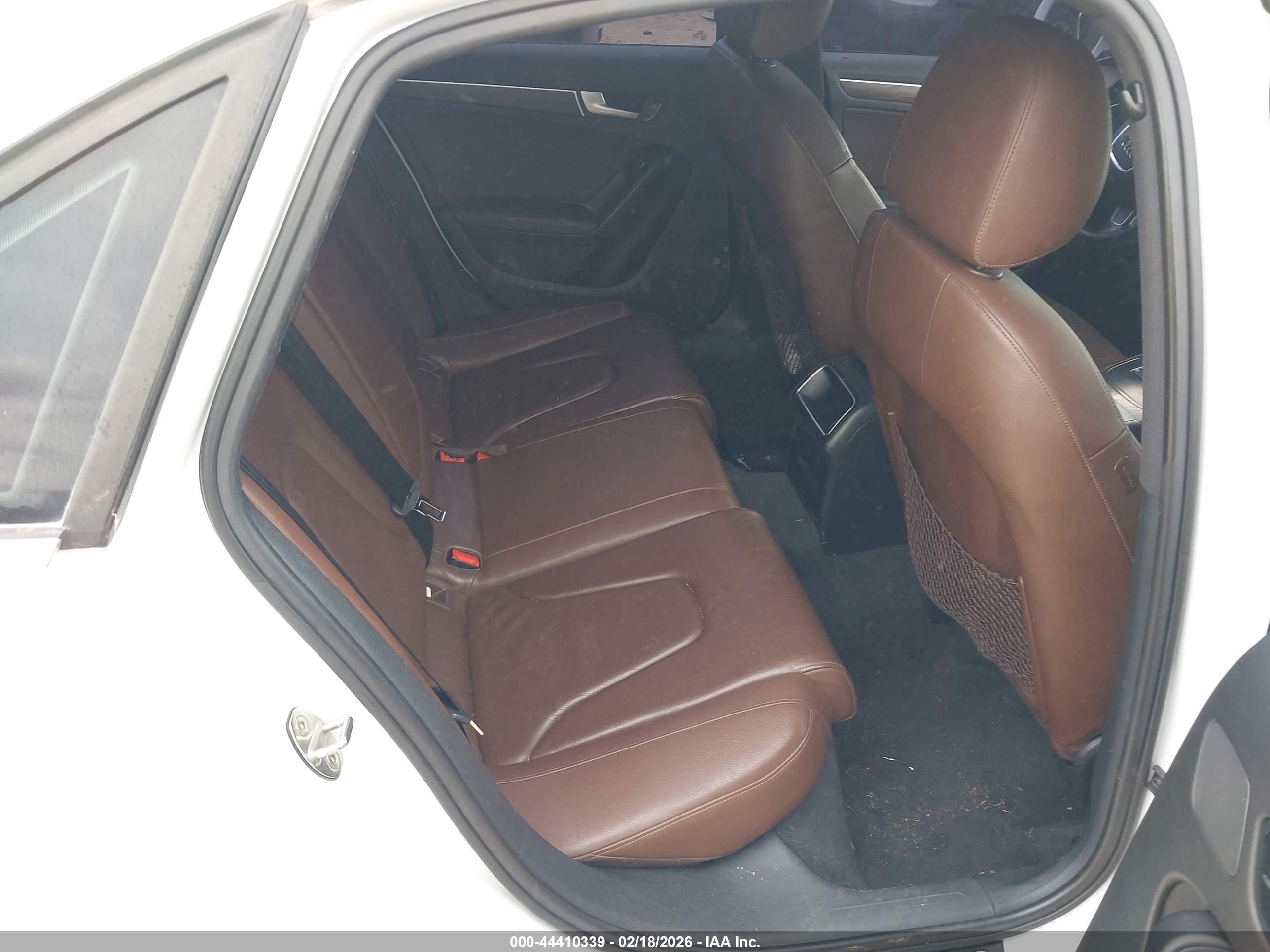 AUDI A4 image 8
