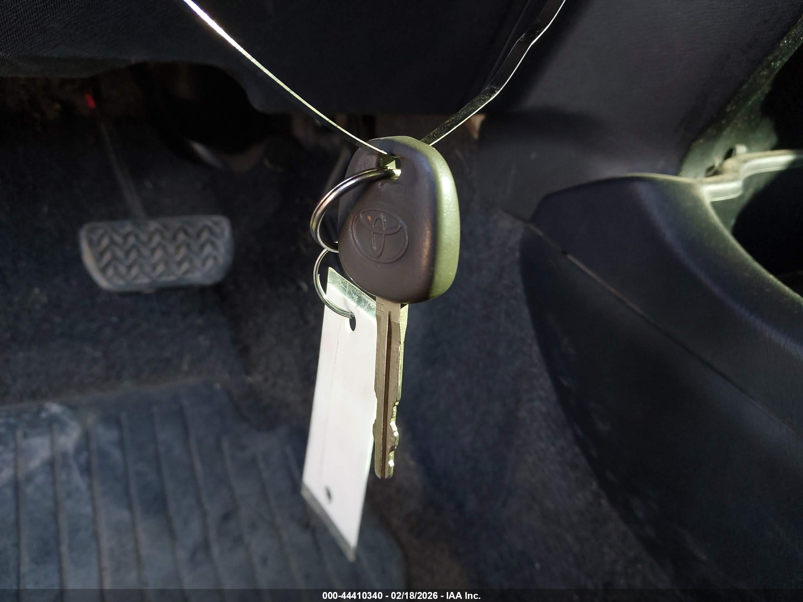 TOYOTA PRIUS image 11