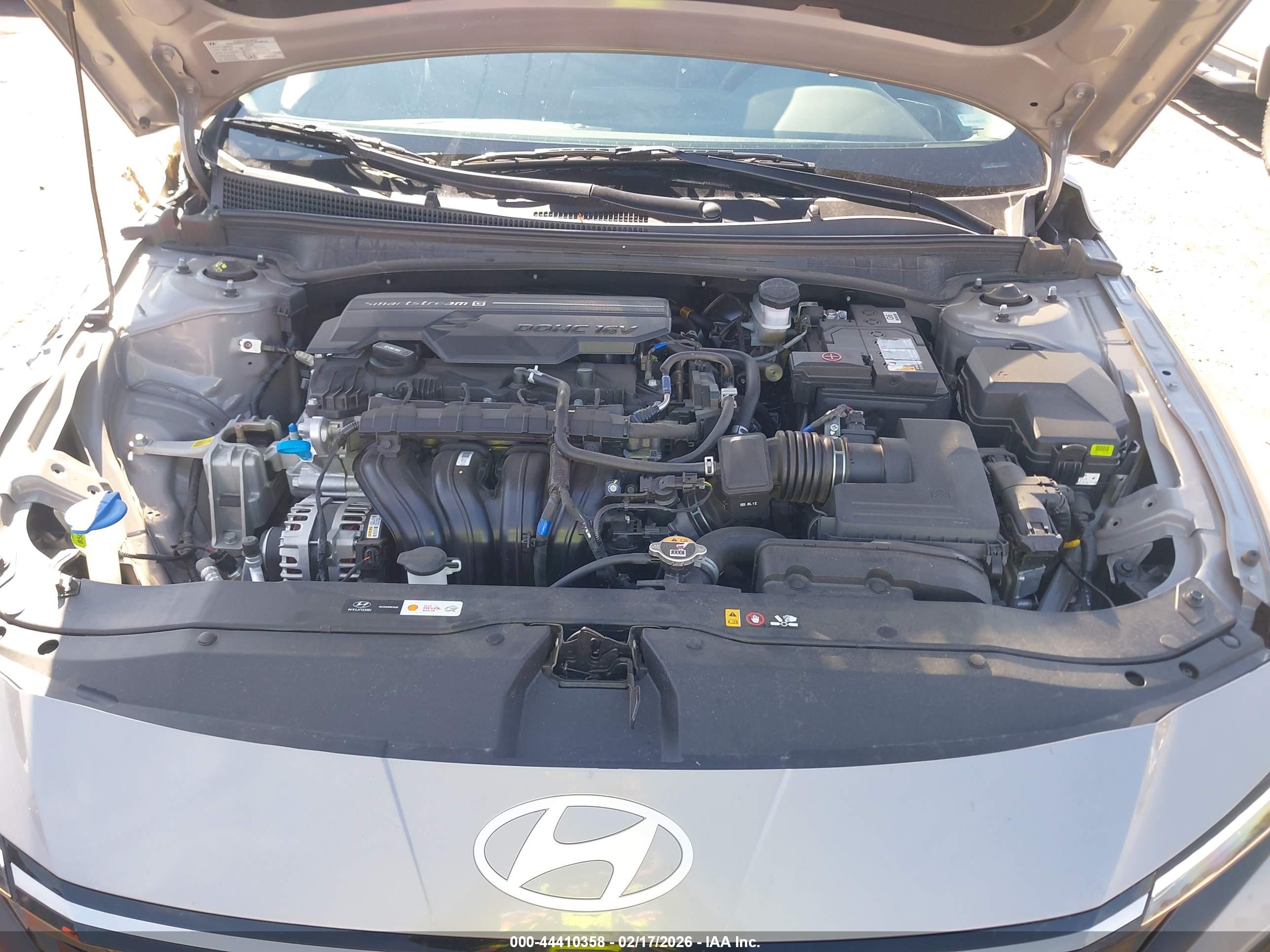 HYUNDAI ELANTRA image 10