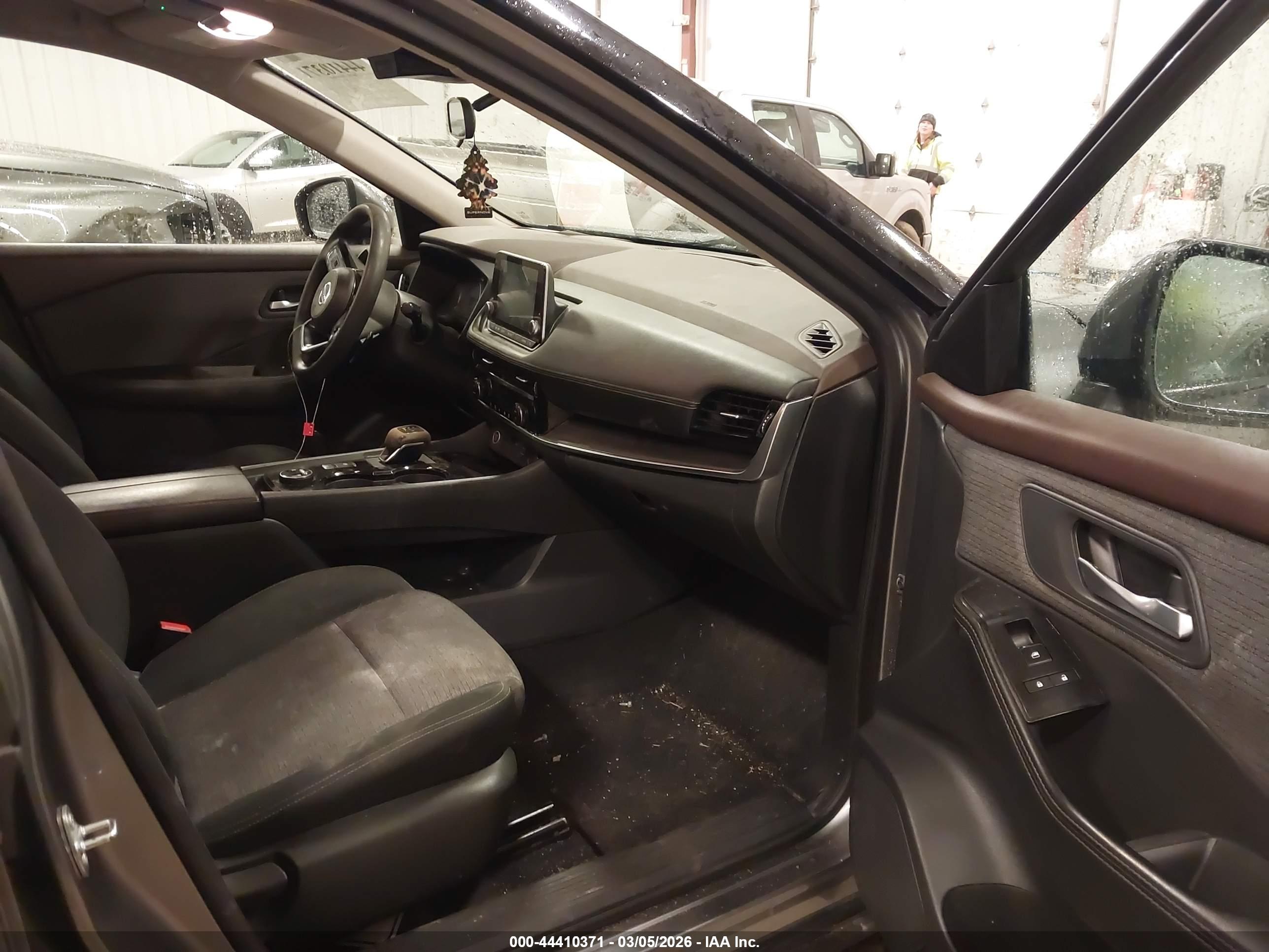 NISSAN ROGUE image 5