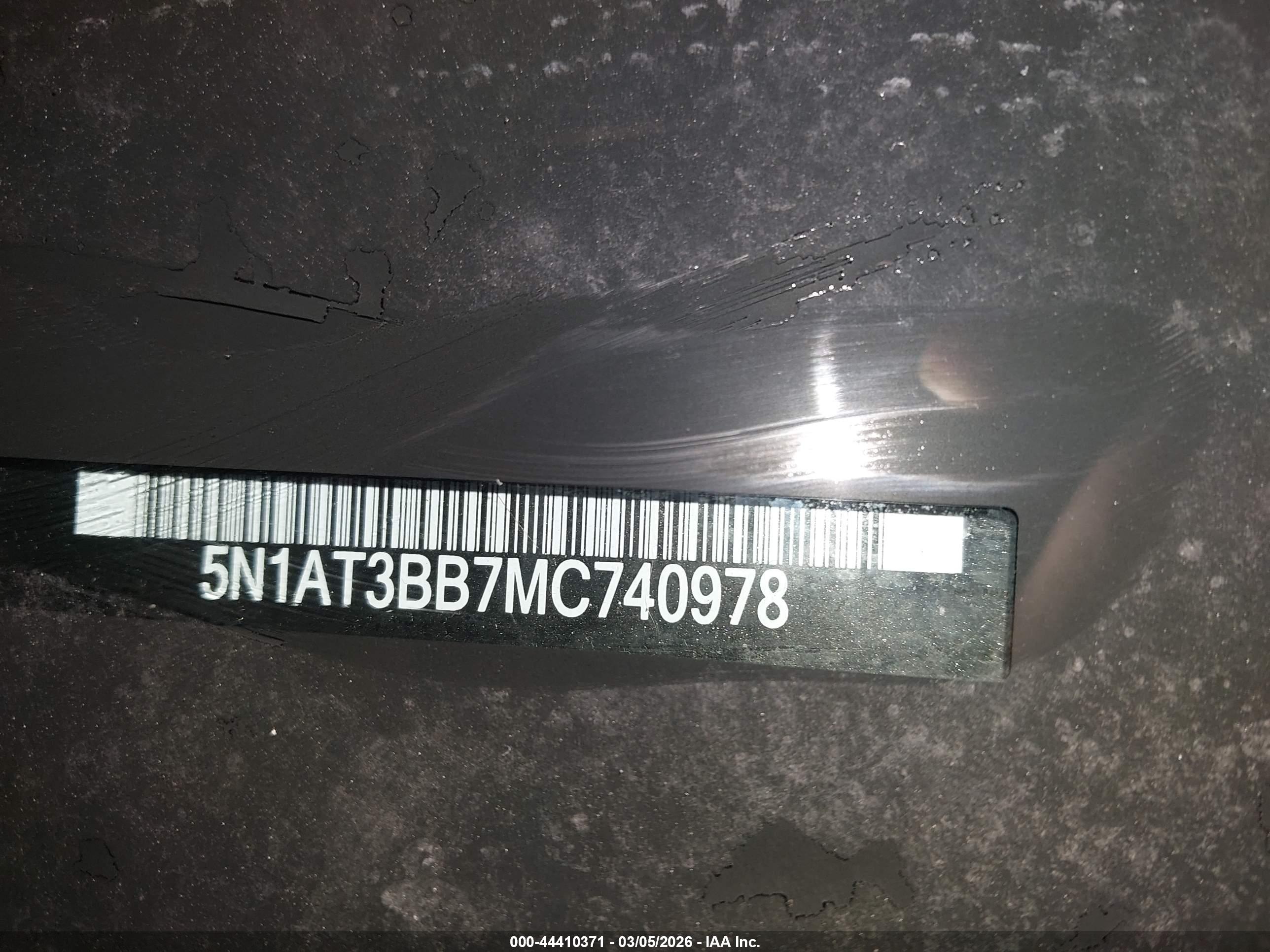 NISSAN ROGUE image 9