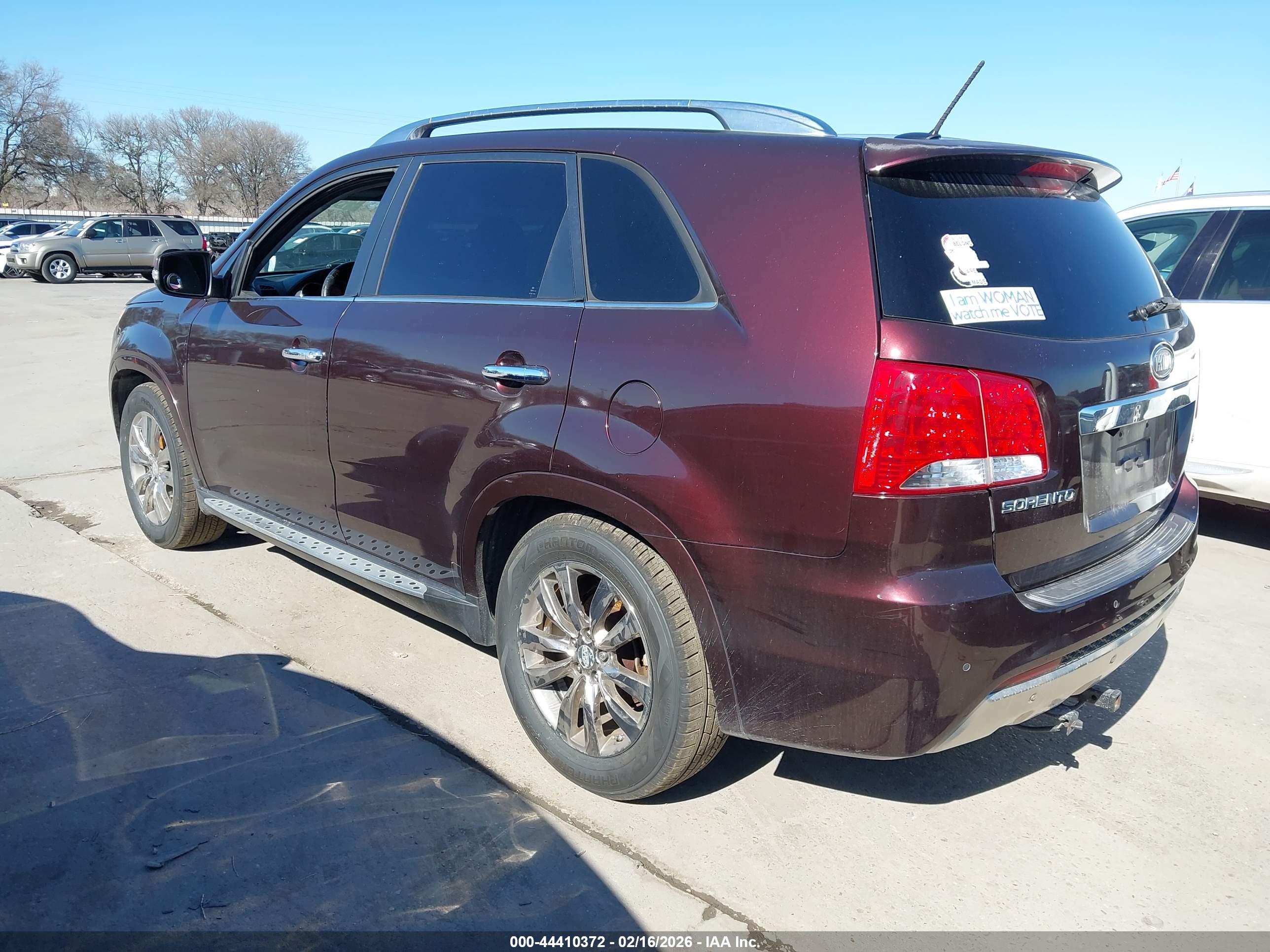 KIA SORENTO image 3