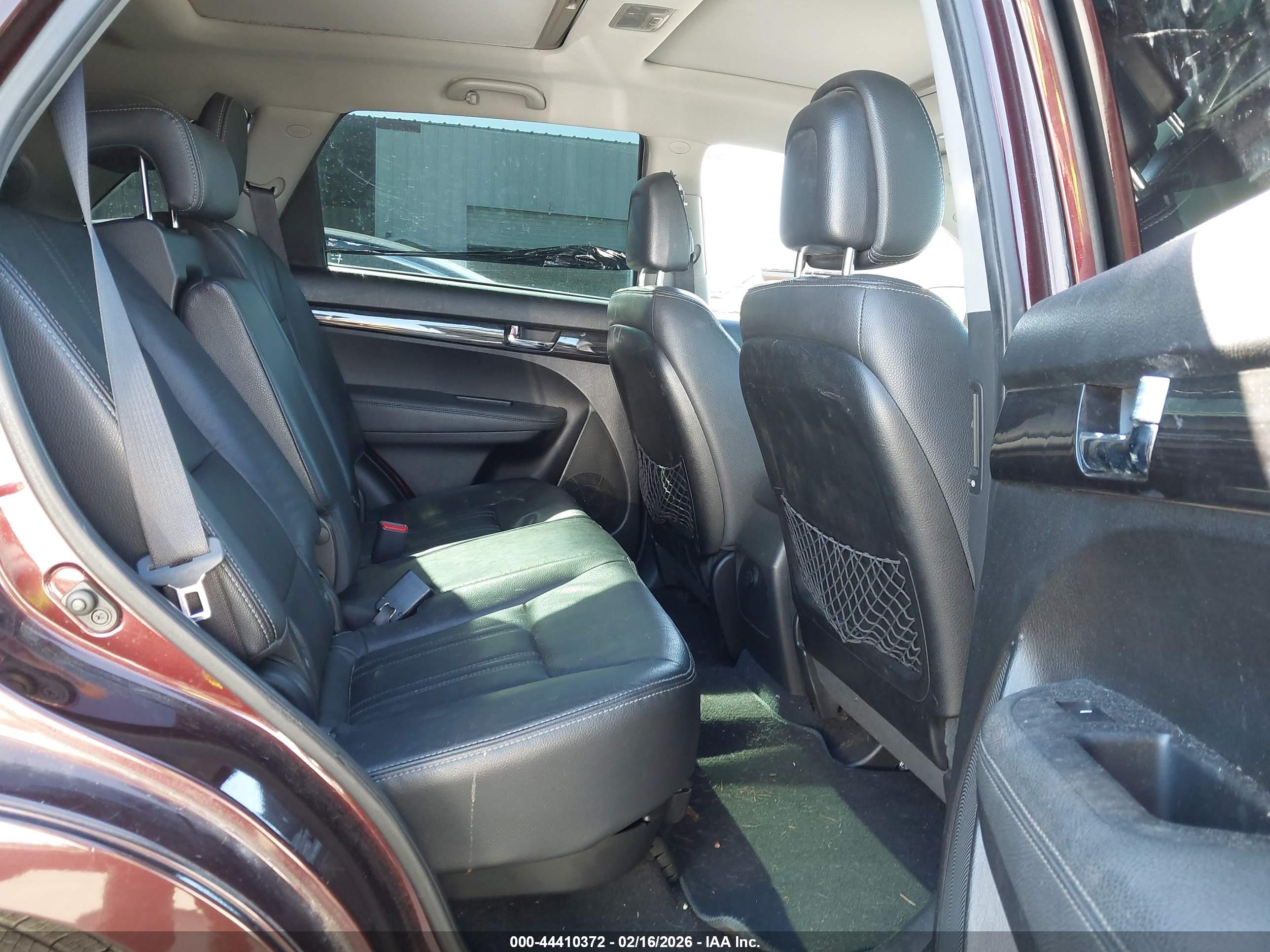KIA SORENTO image 8