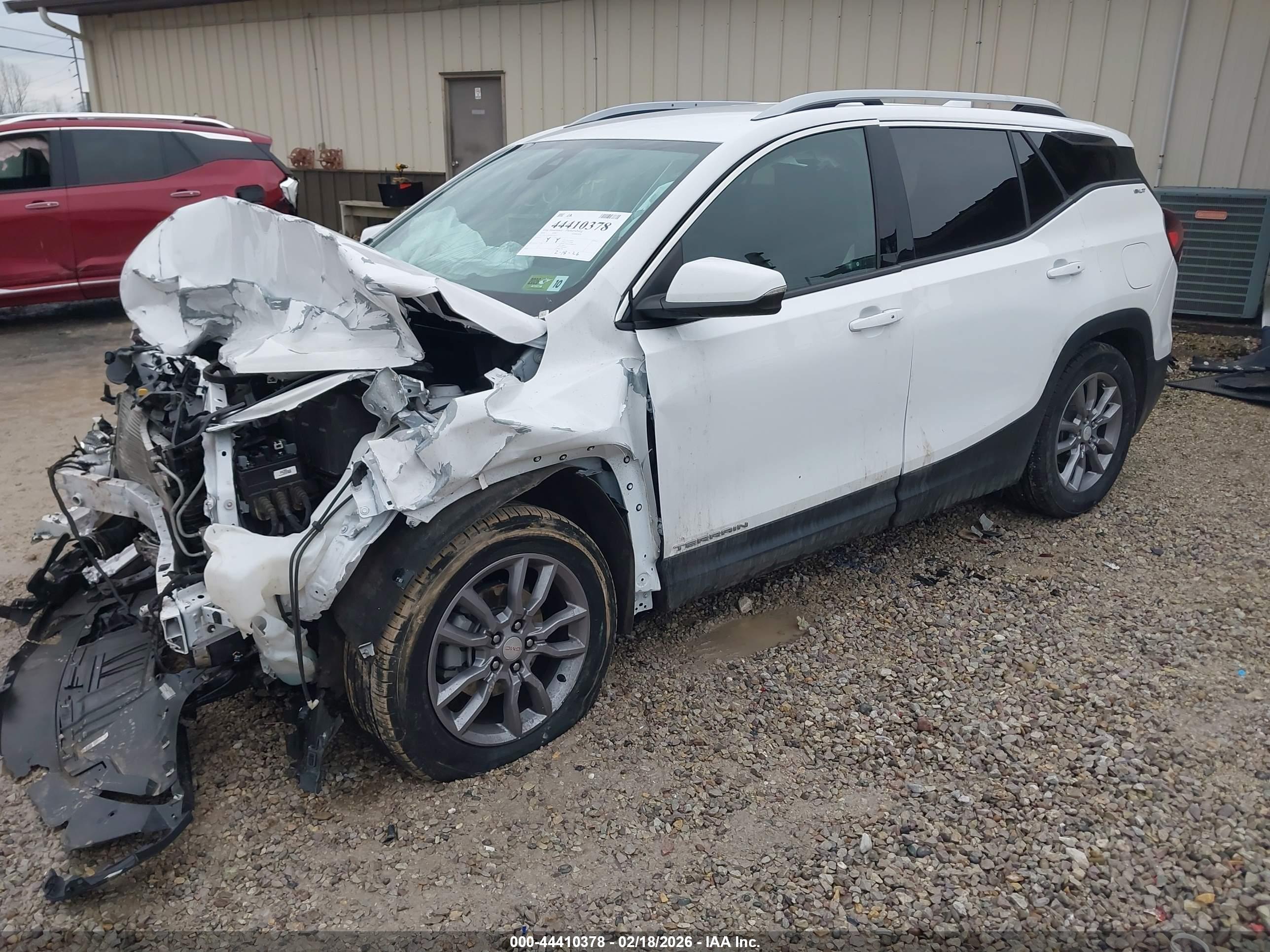 GMC TERRAIN image 2