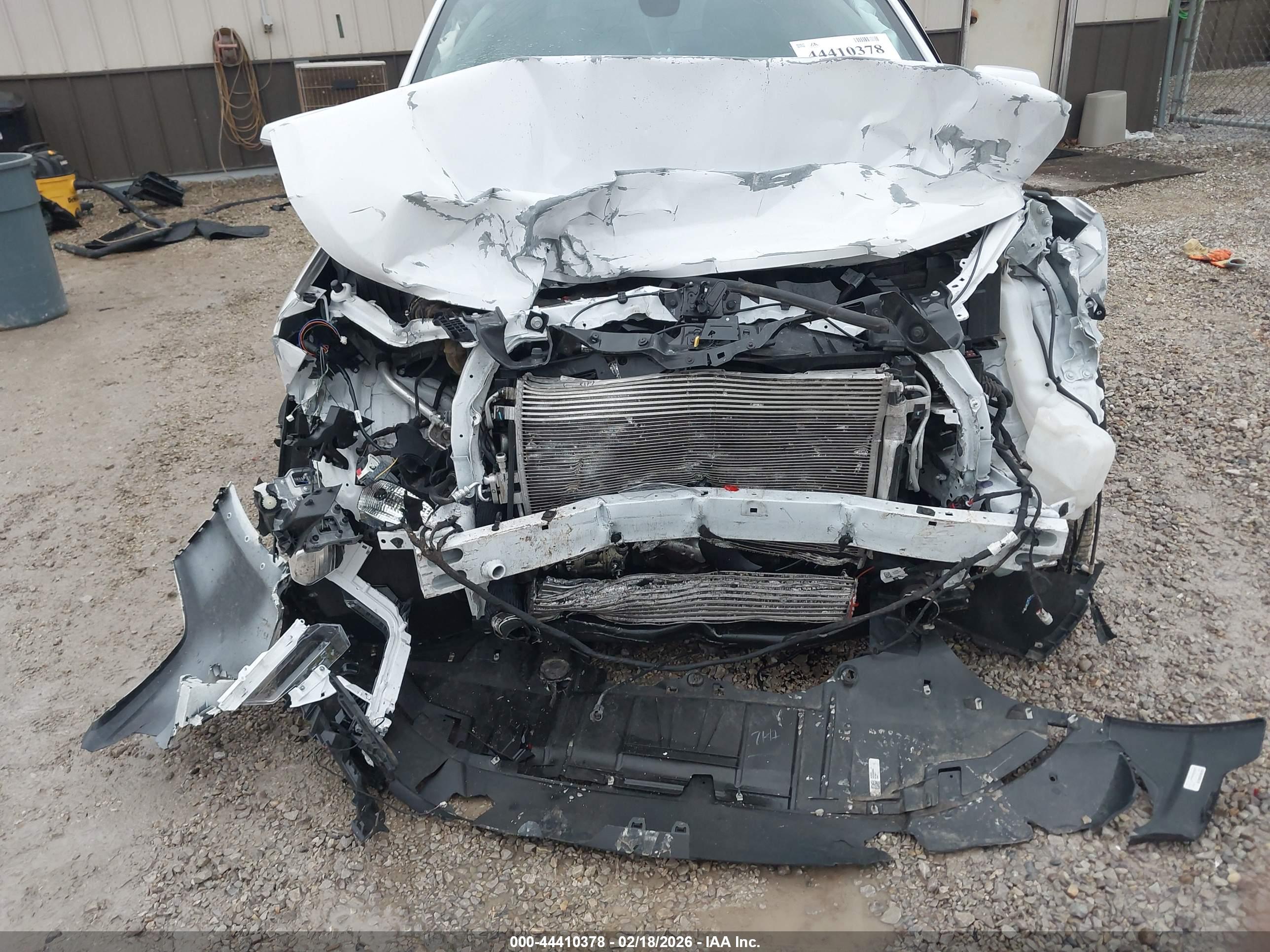 GMC TERRAIN image 6