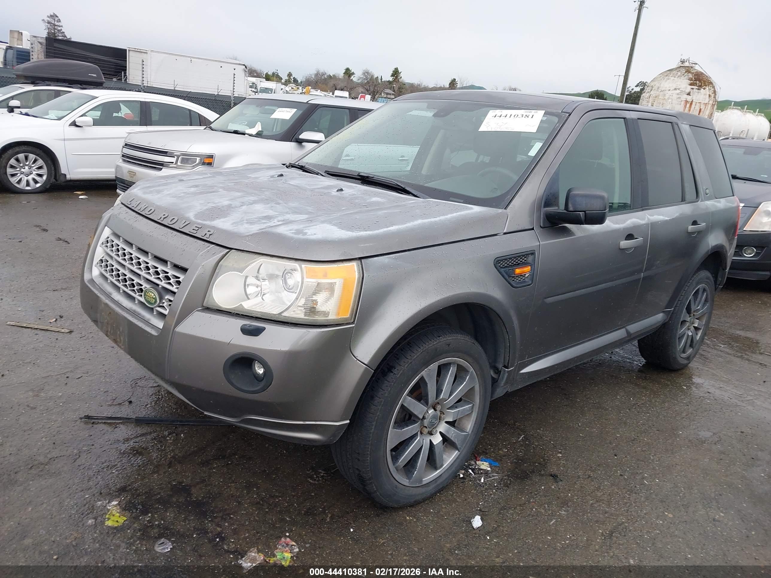 LAND ROVER image 2