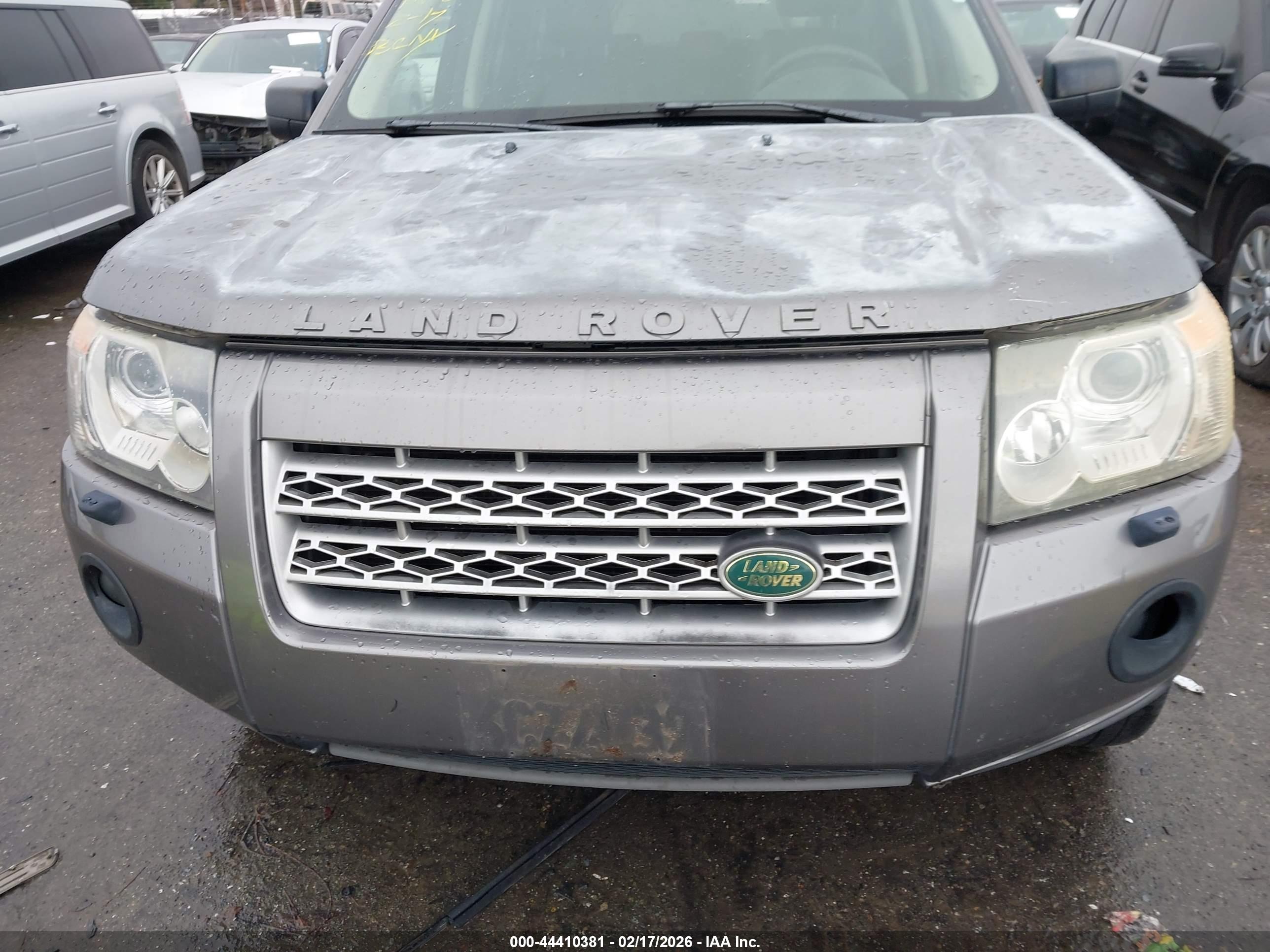 LAND ROVER image 6