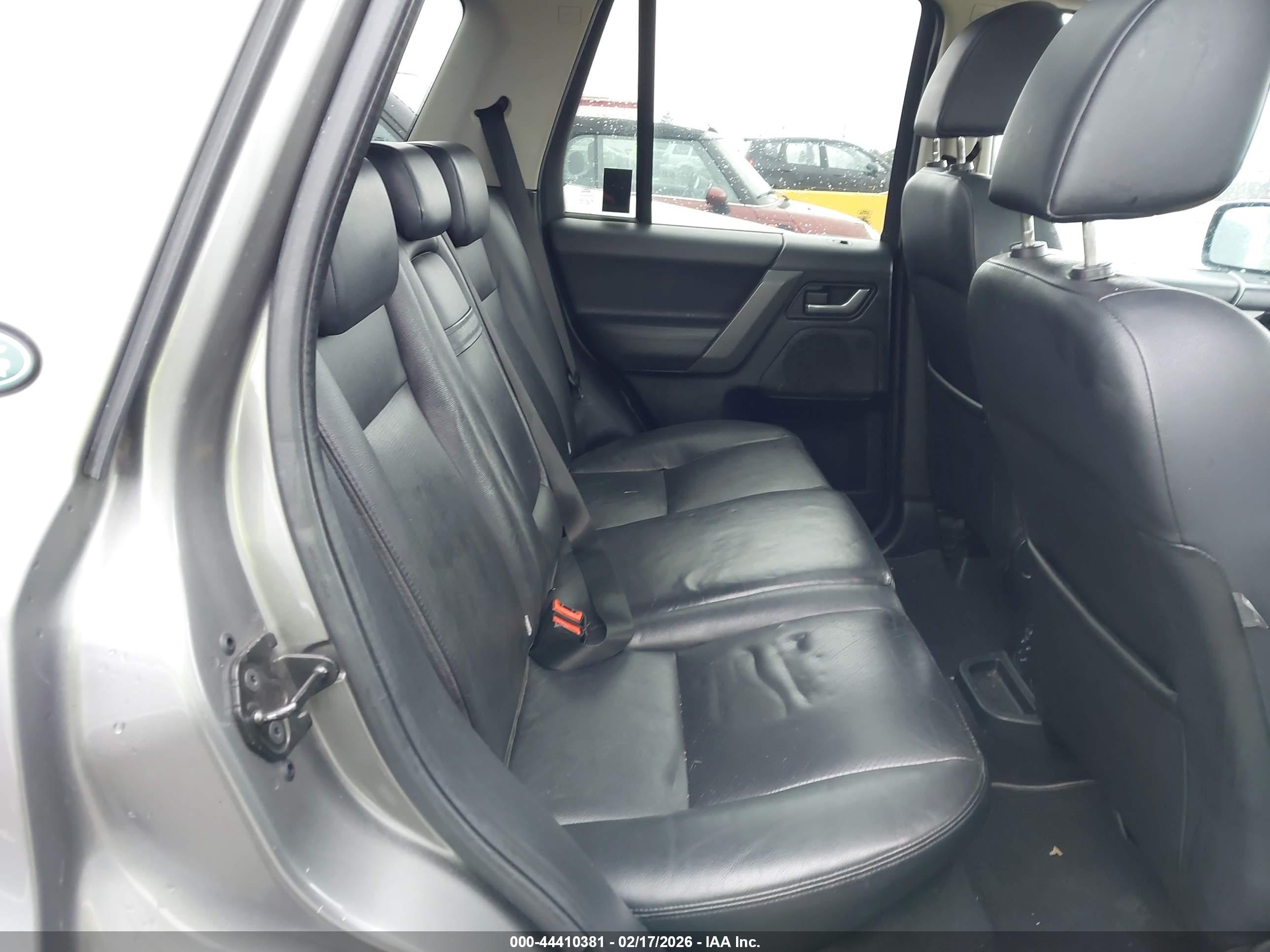 LAND ROVER image 8