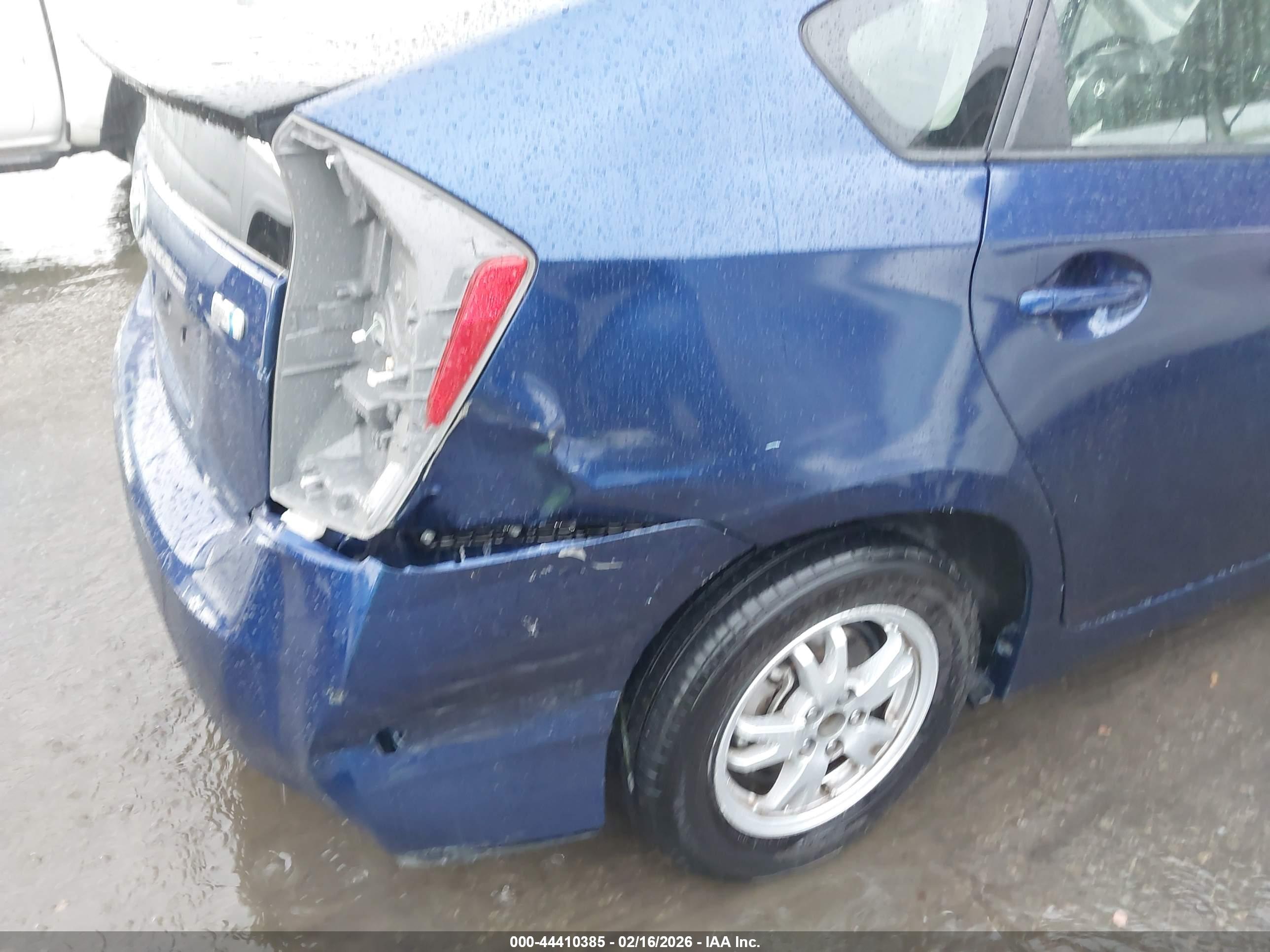 TOYOTA PRIUS image 6