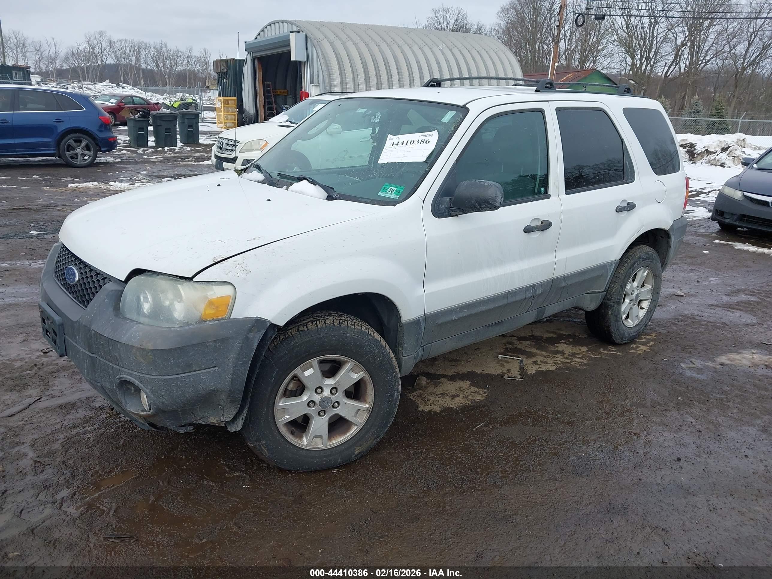 FORD ESCAPE image 2