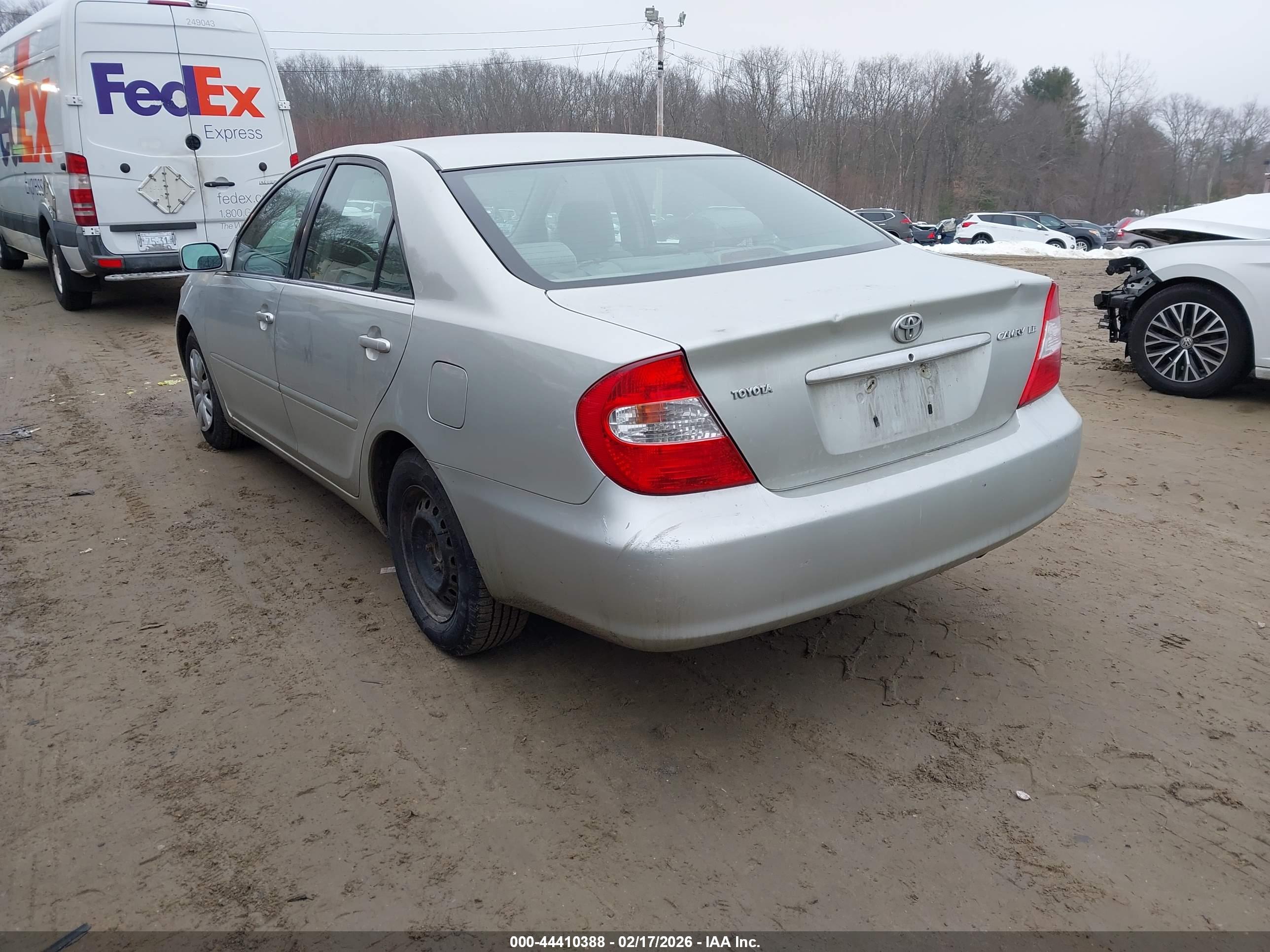 TOYOTA CAMRY image 3