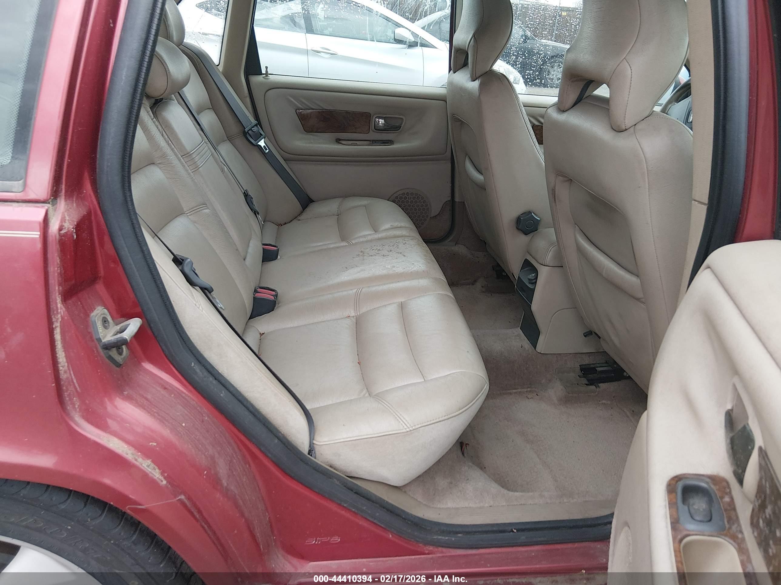 VOLVO S70 image 8