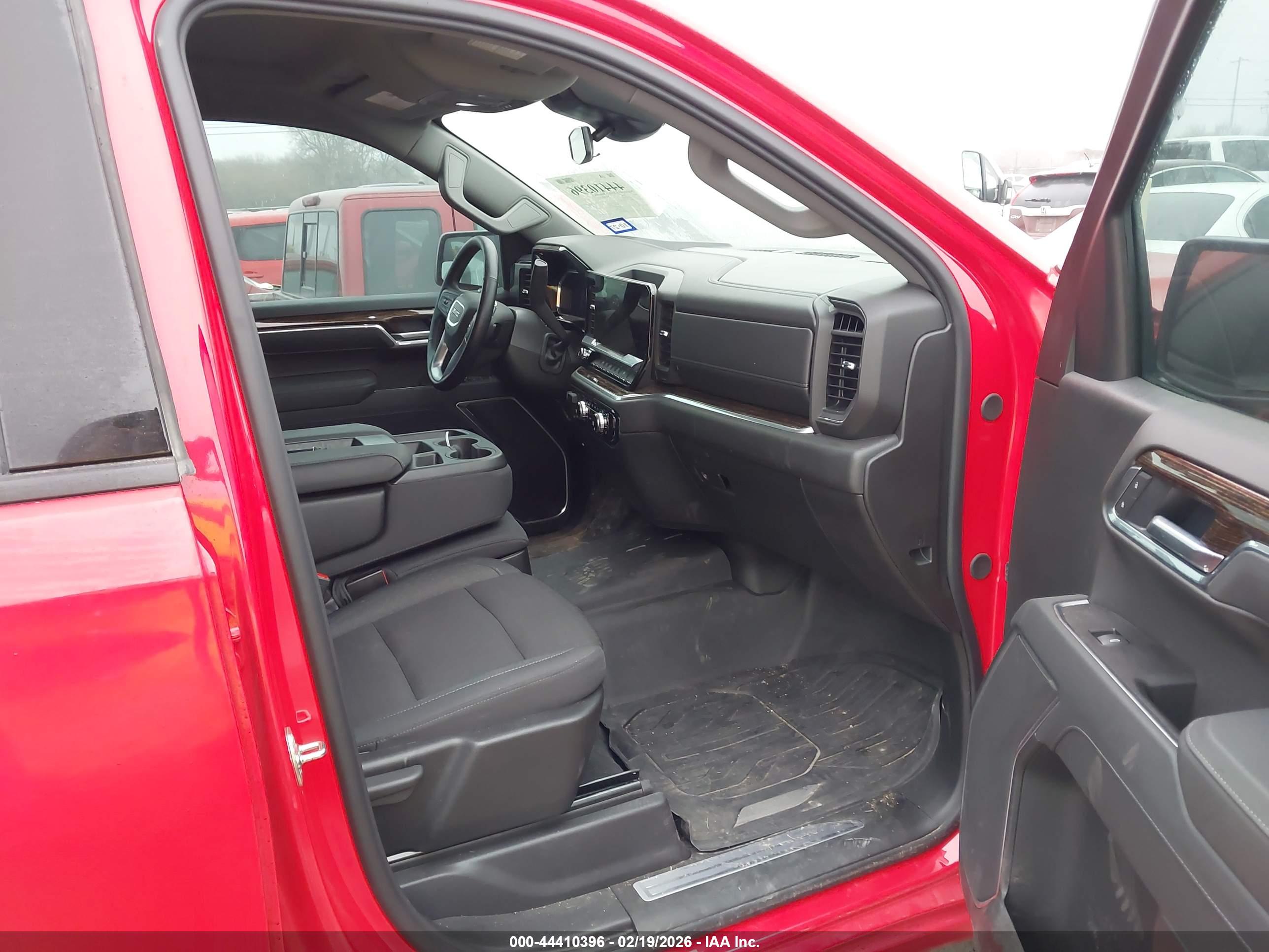 GMC SIERRA image 5