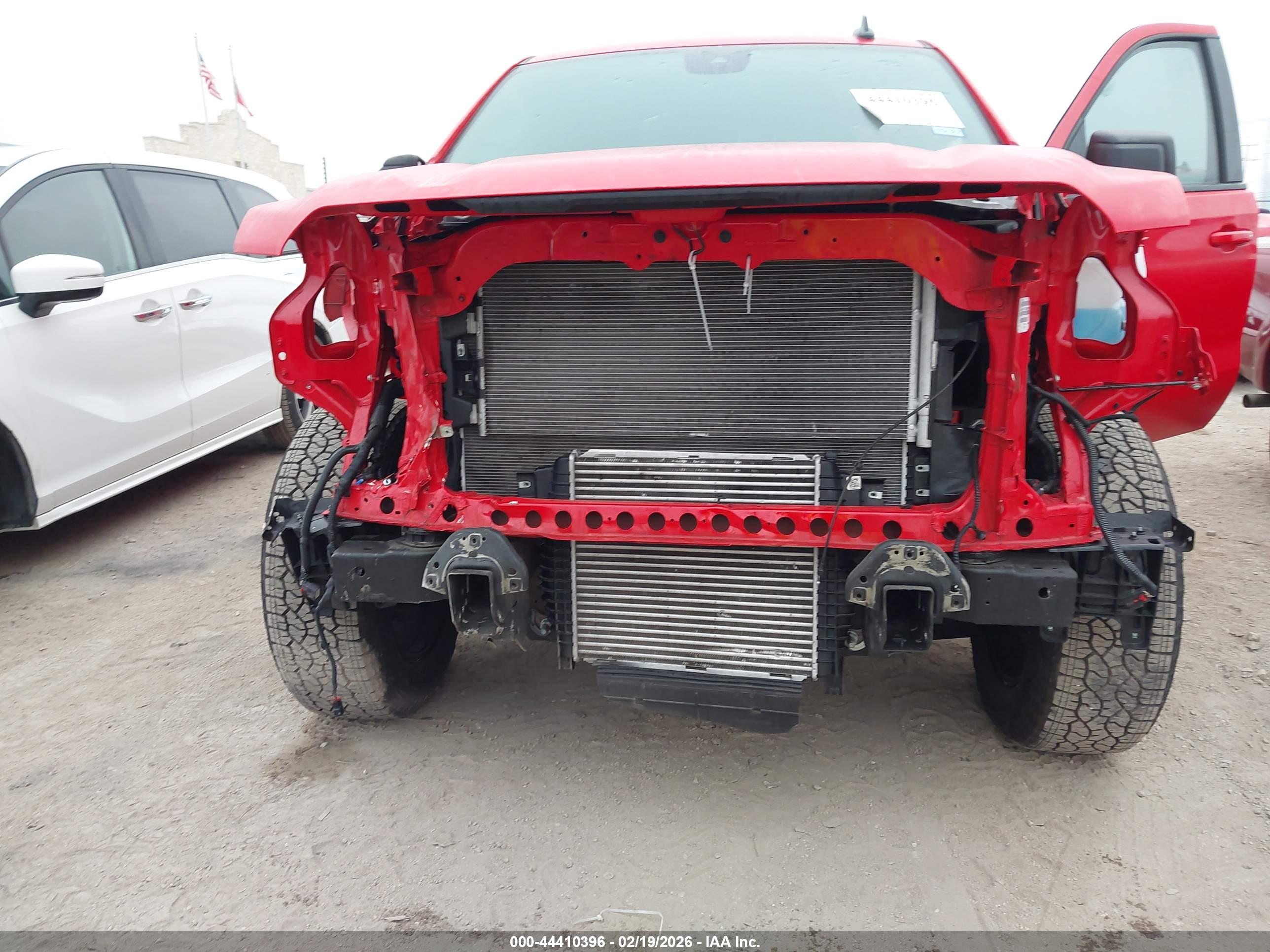 GMC SIERRA image 6