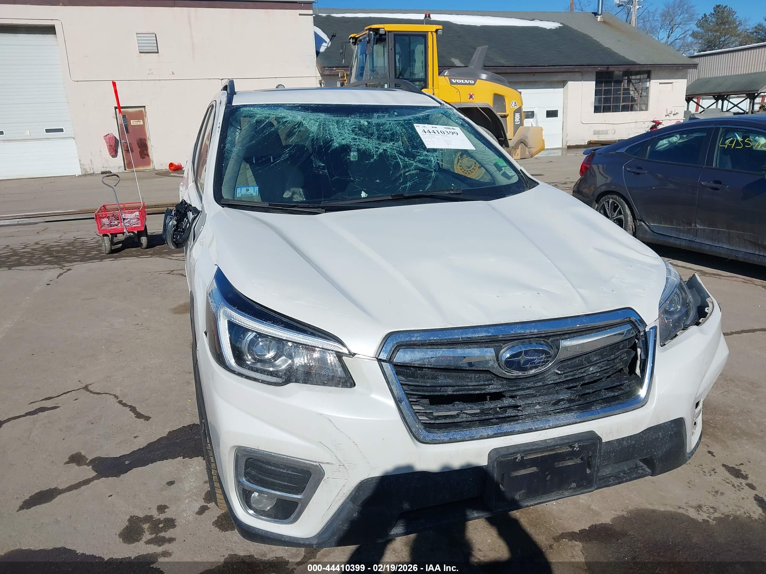 SUBARU FORESTER image 6