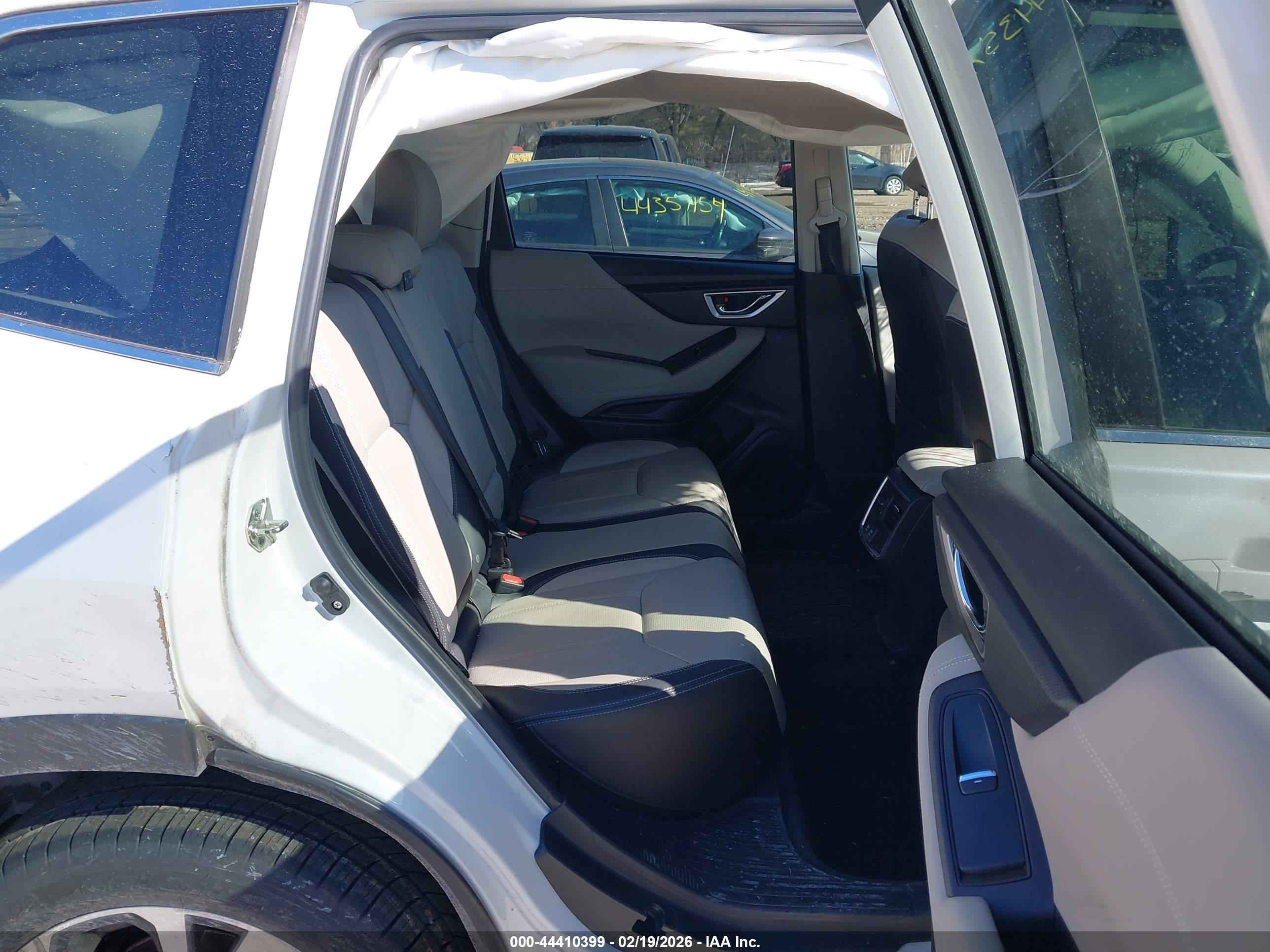 SUBARU FORESTER image 8