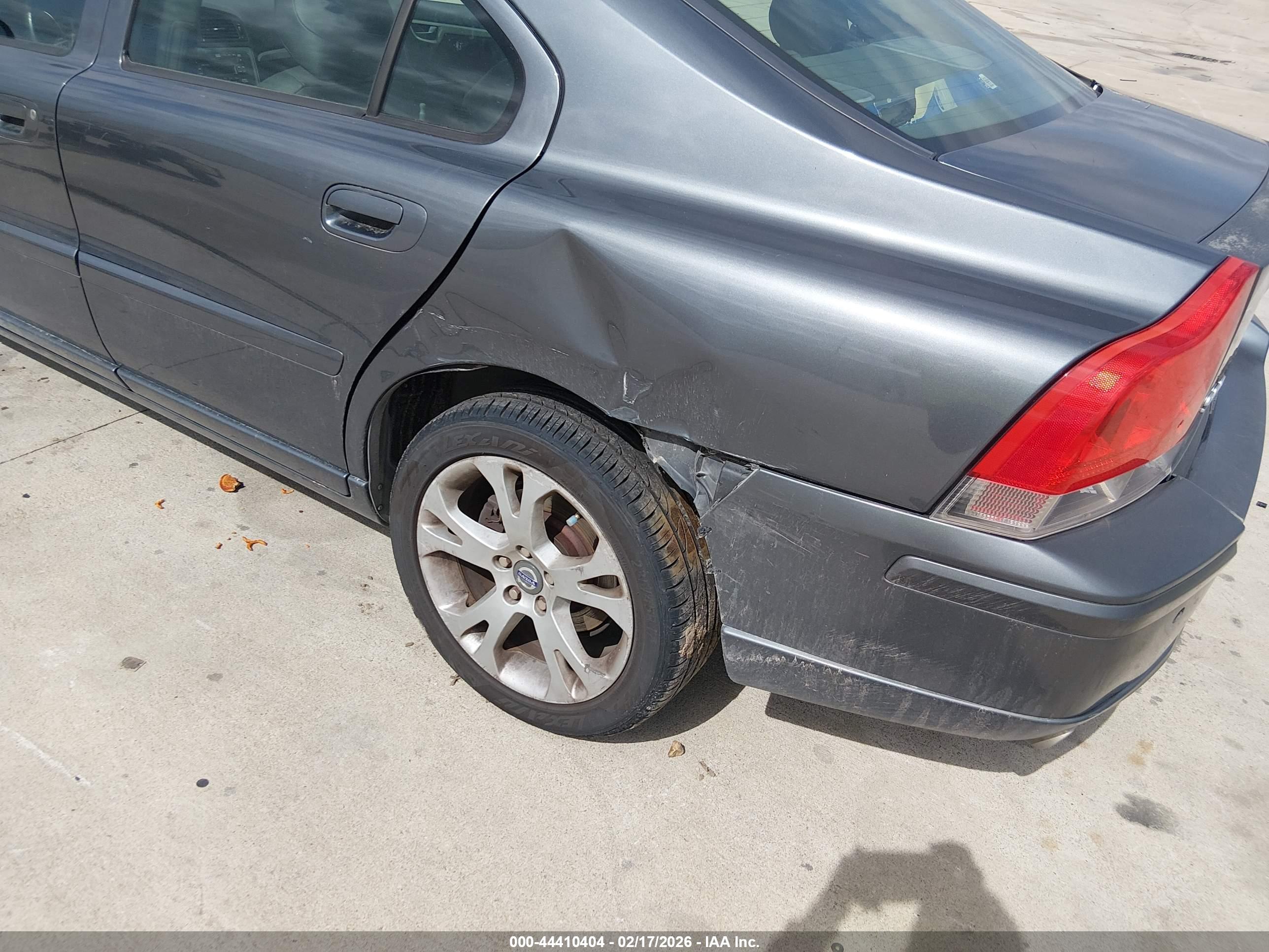 VOLVO S60 image 6