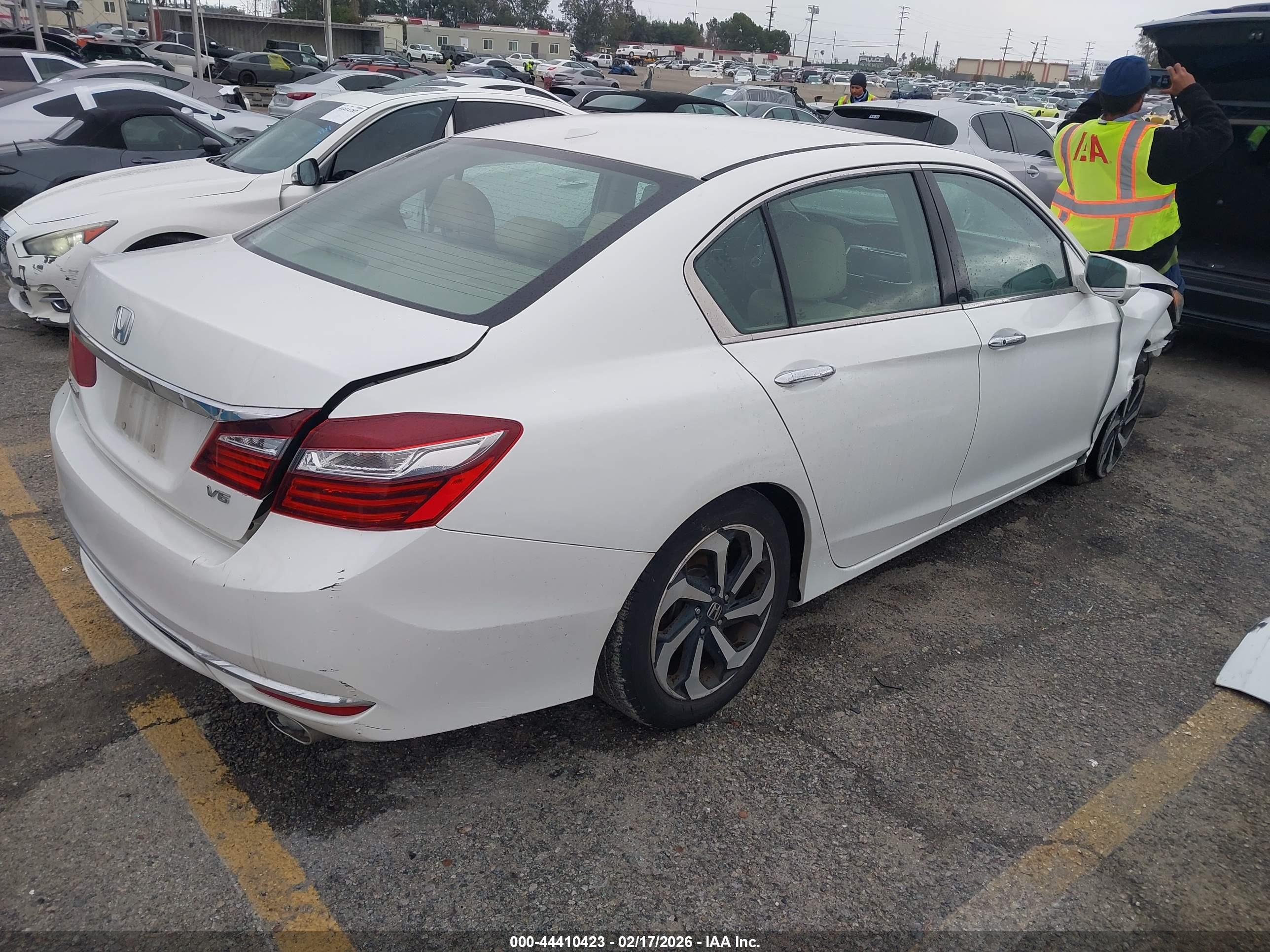 HONDA ACCORD image 4