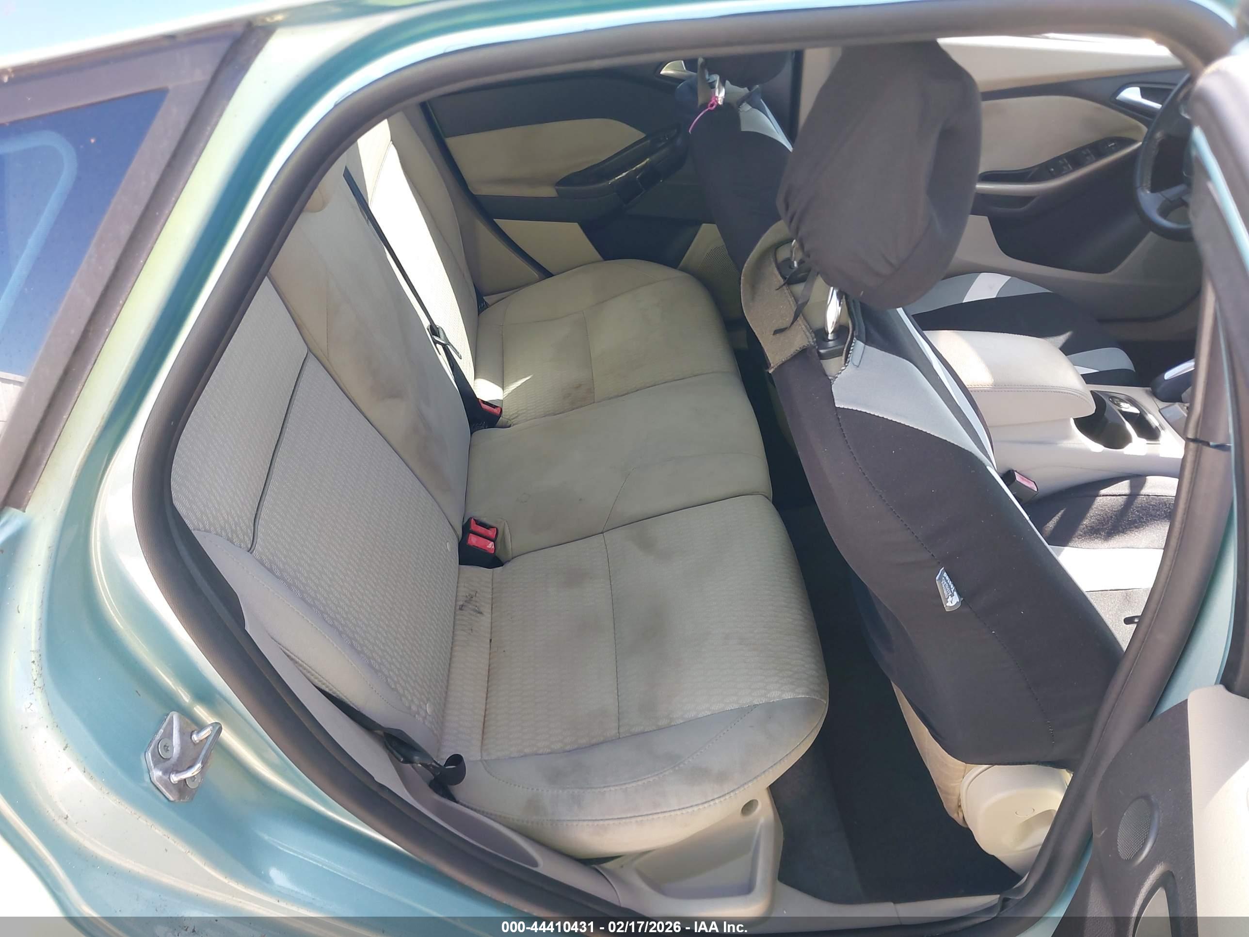 FORD FOCUS image 8