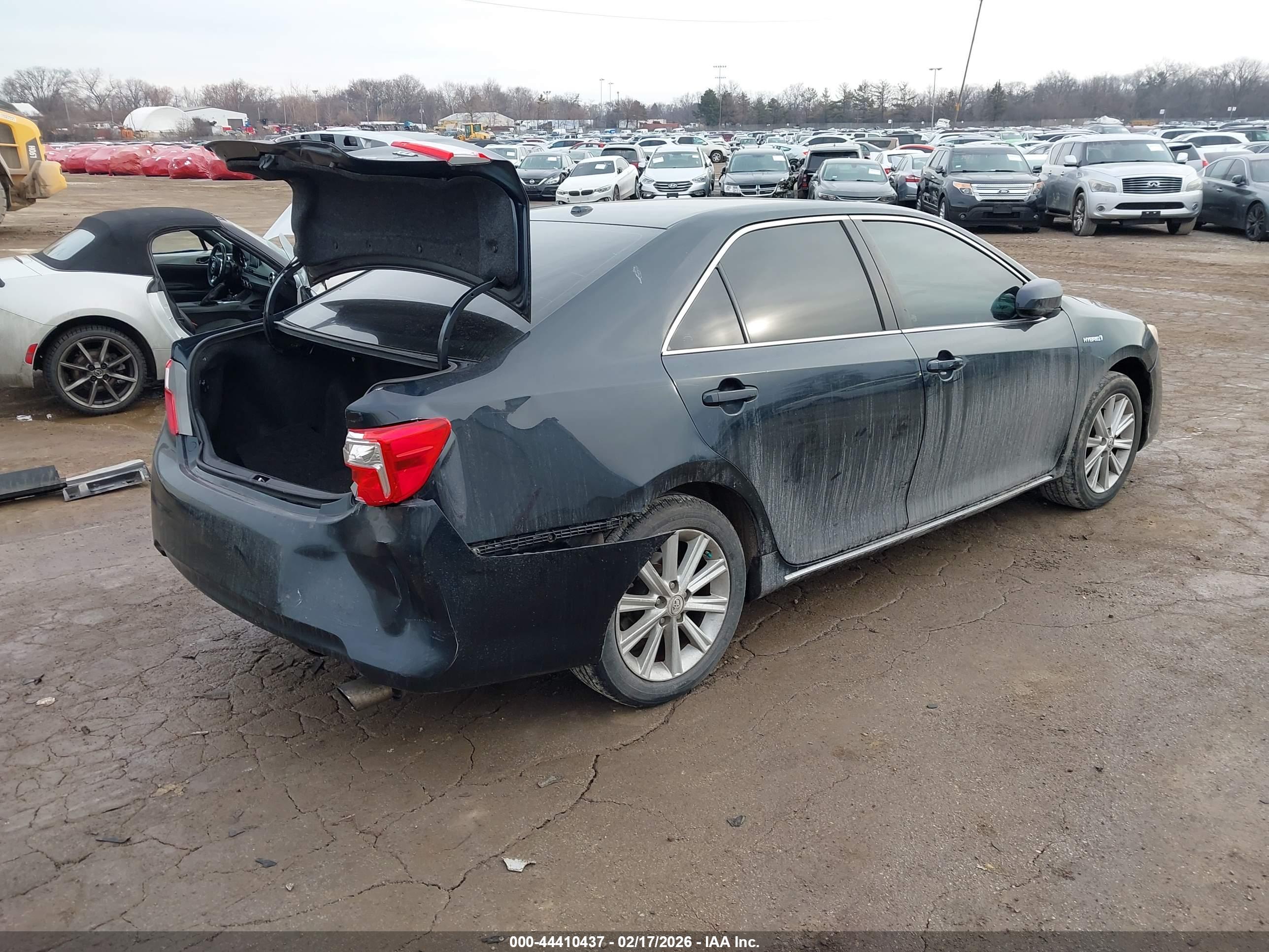 TOYOTA CAMRY image 4