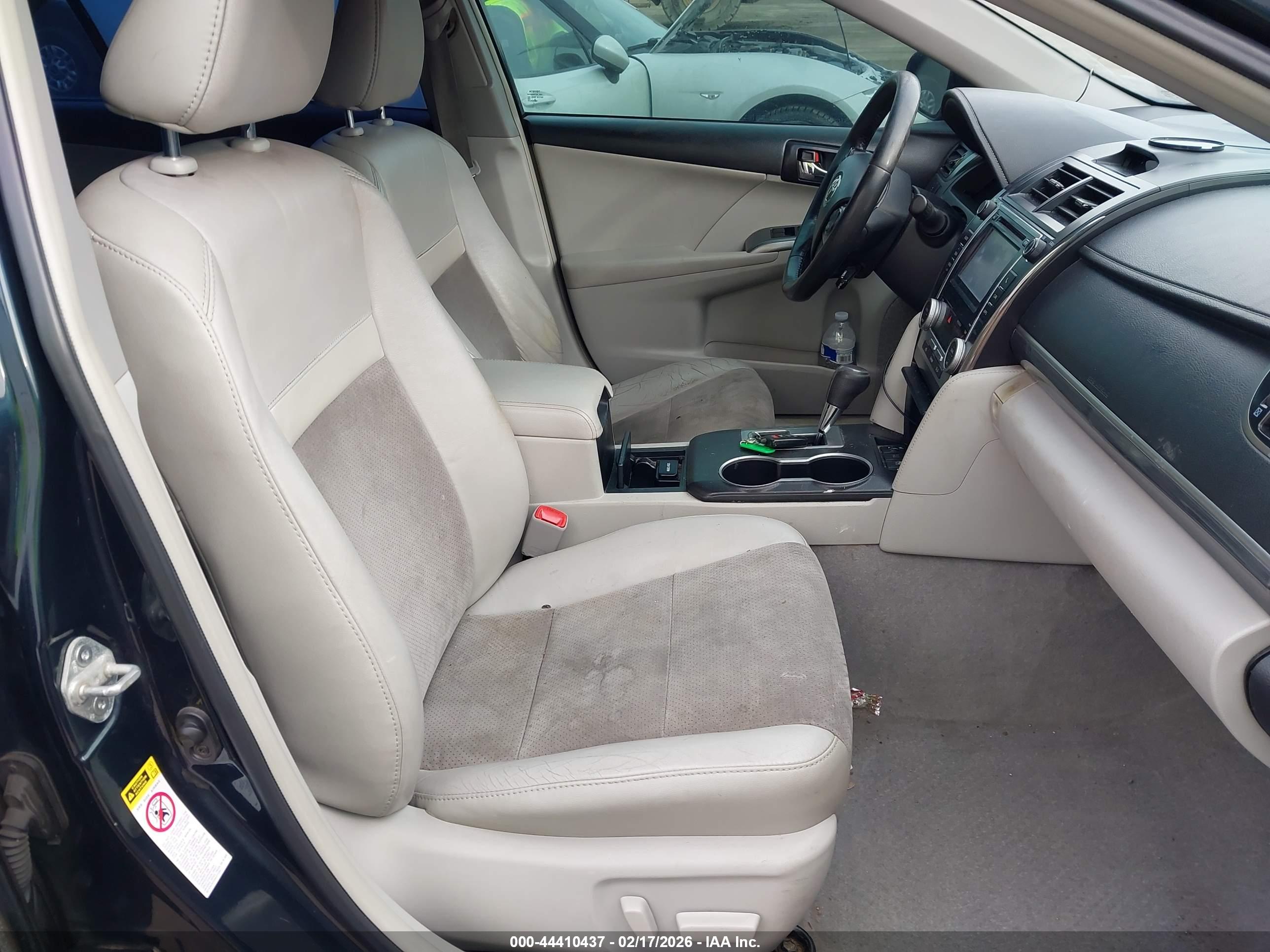 TOYOTA CAMRY image 5