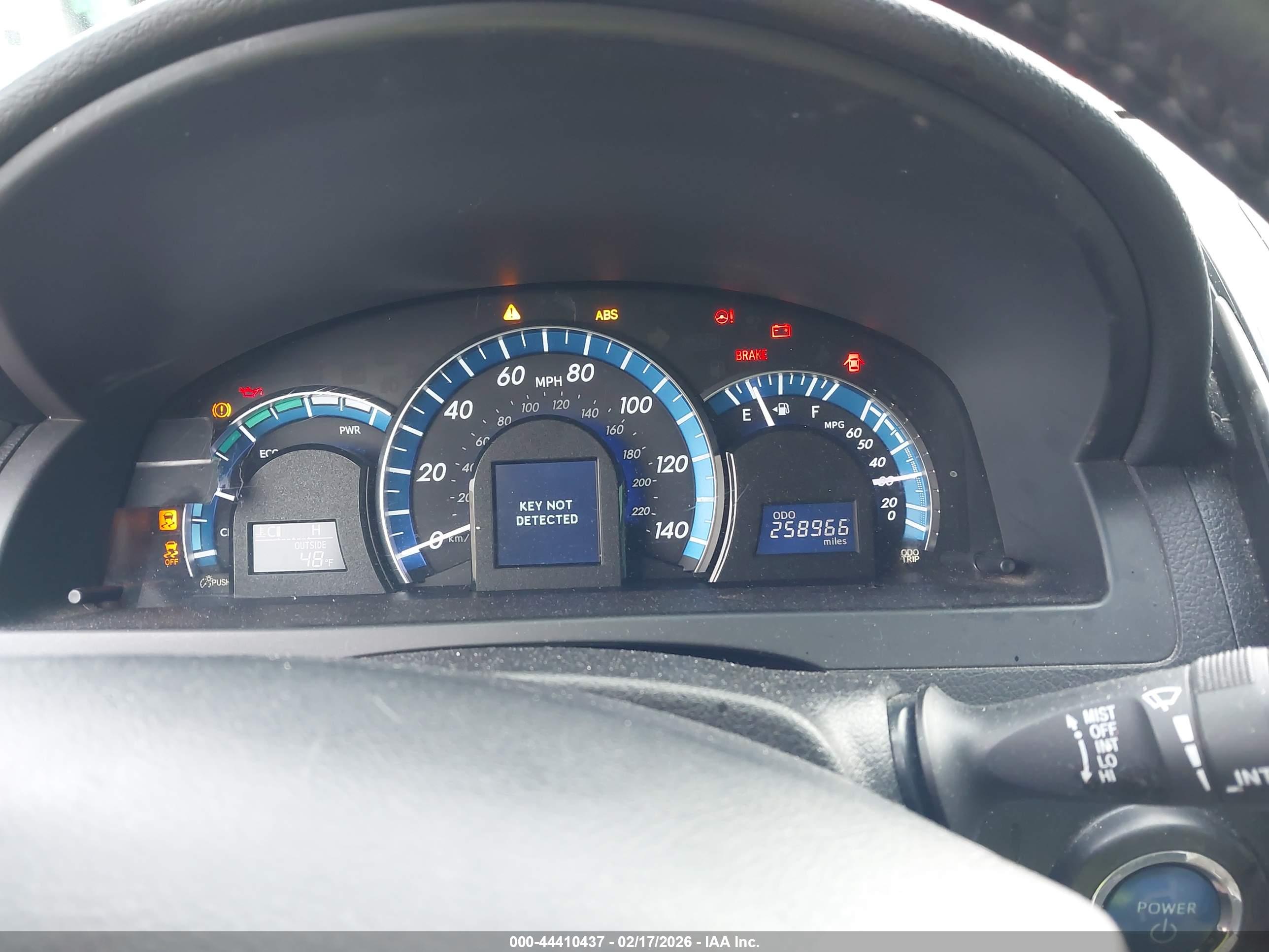 TOYOTA CAMRY image 7
