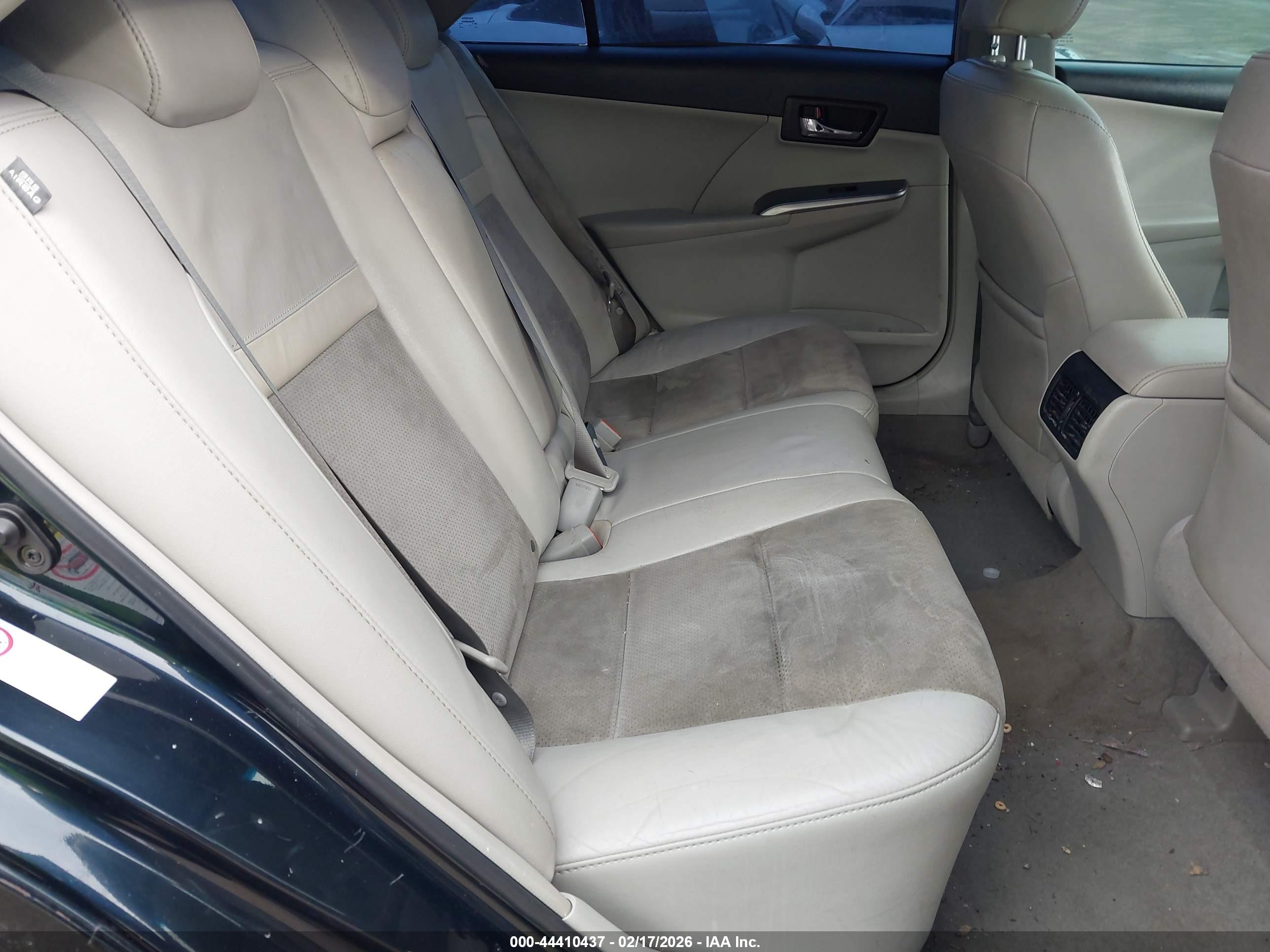 TOYOTA CAMRY image 8