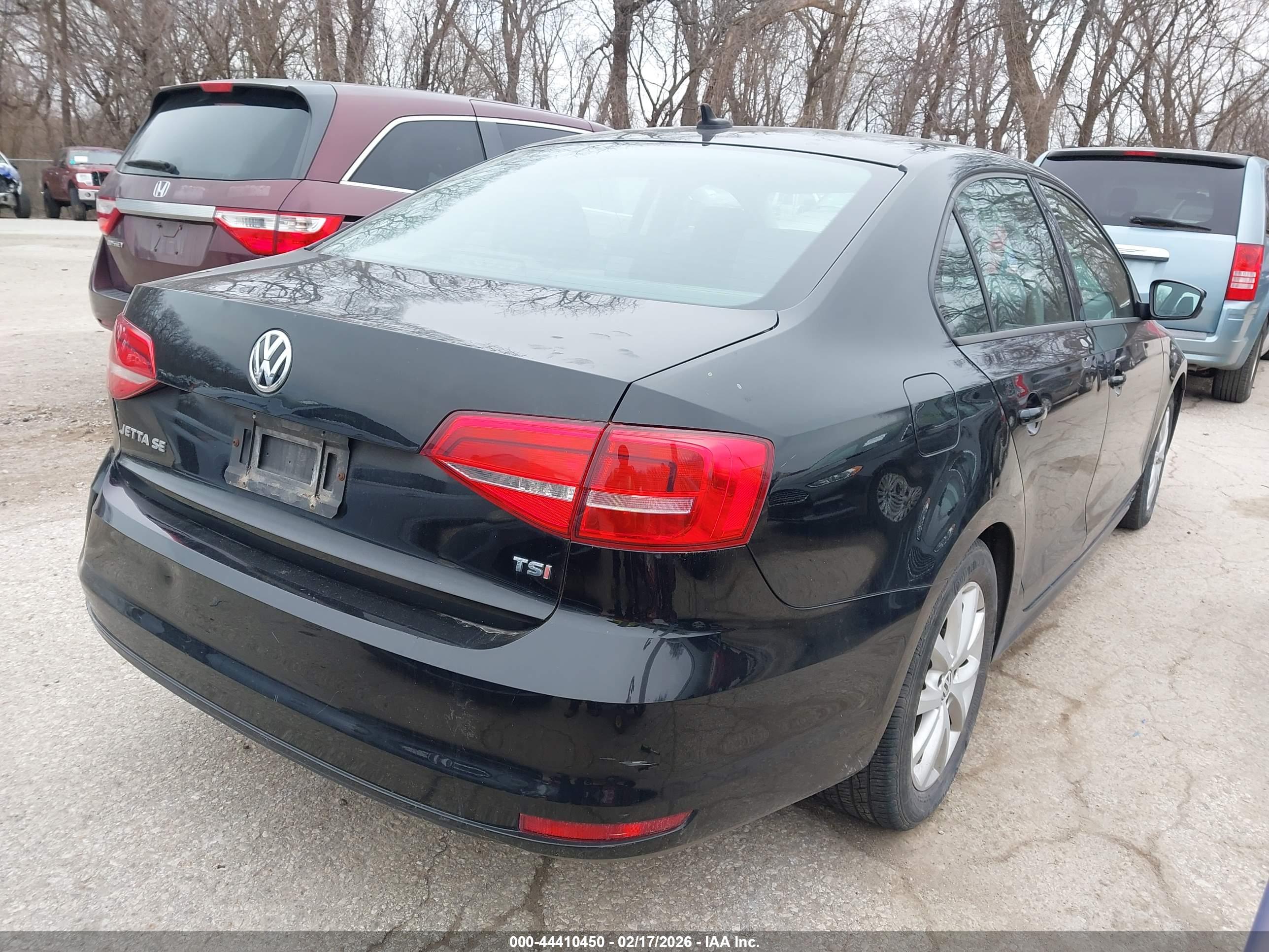 VOLKSWAGEN JETTA image 4
