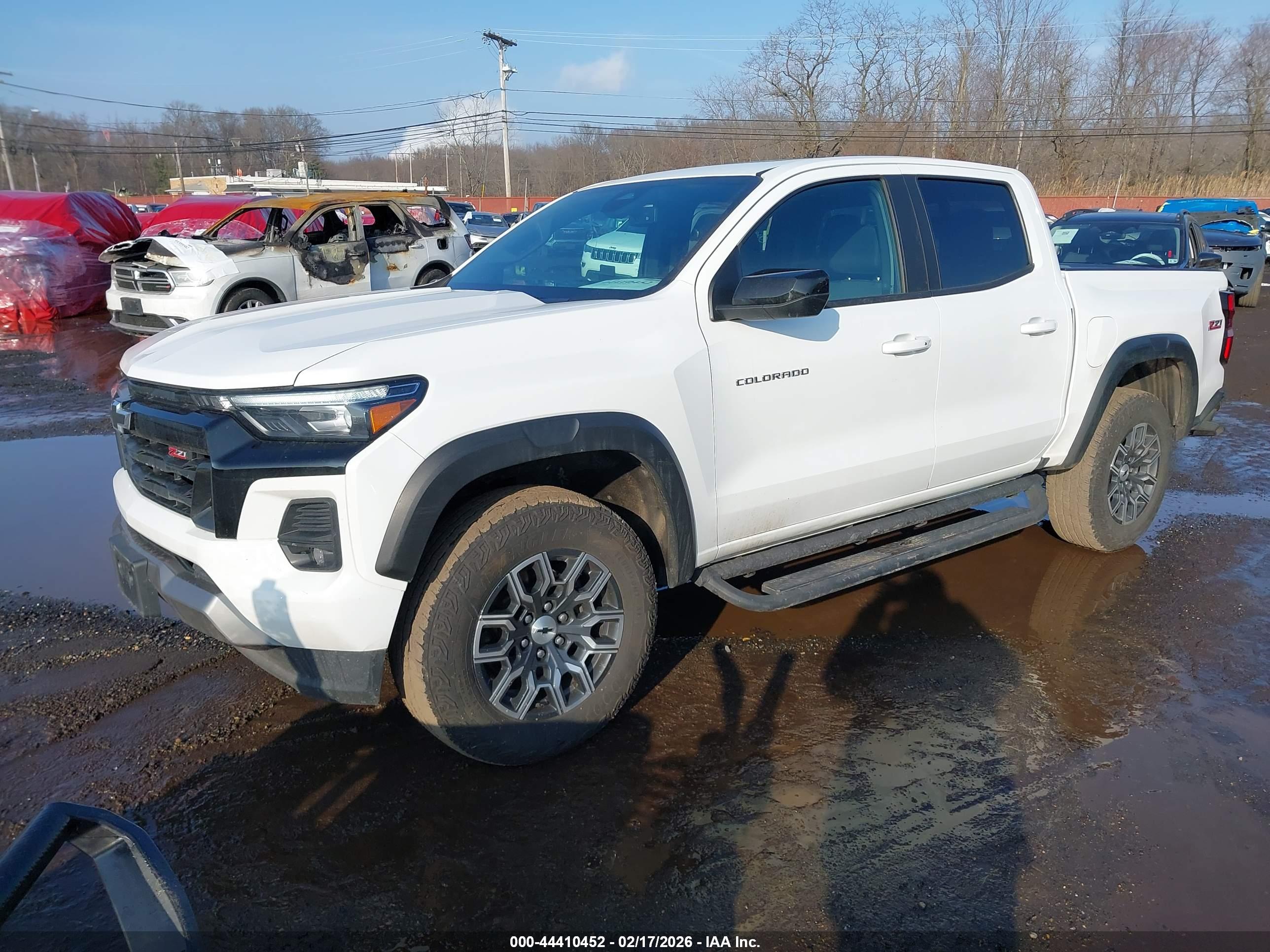 CHEVROLET COLORADO image 2