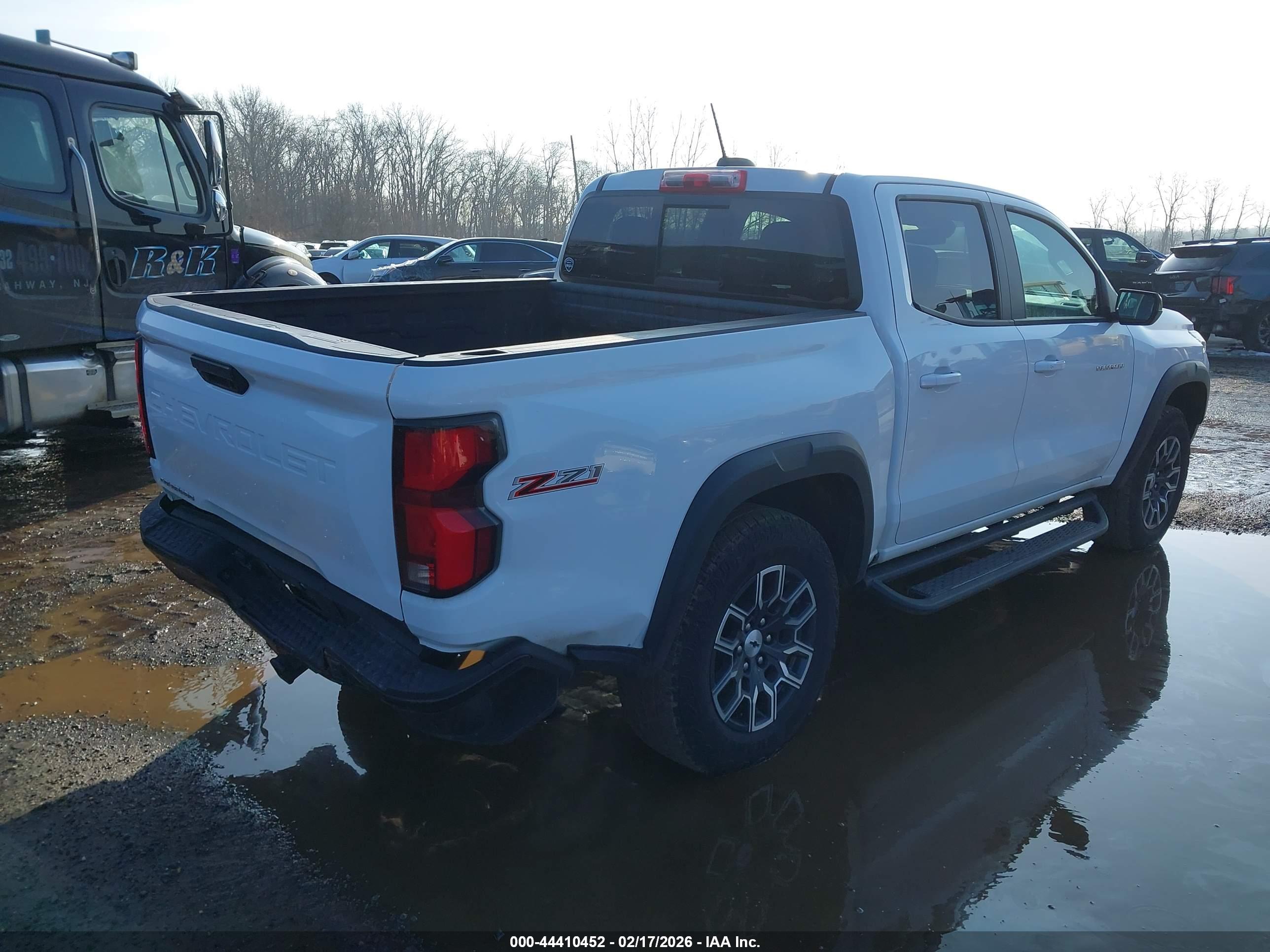 CHEVROLET COLORADO image 4