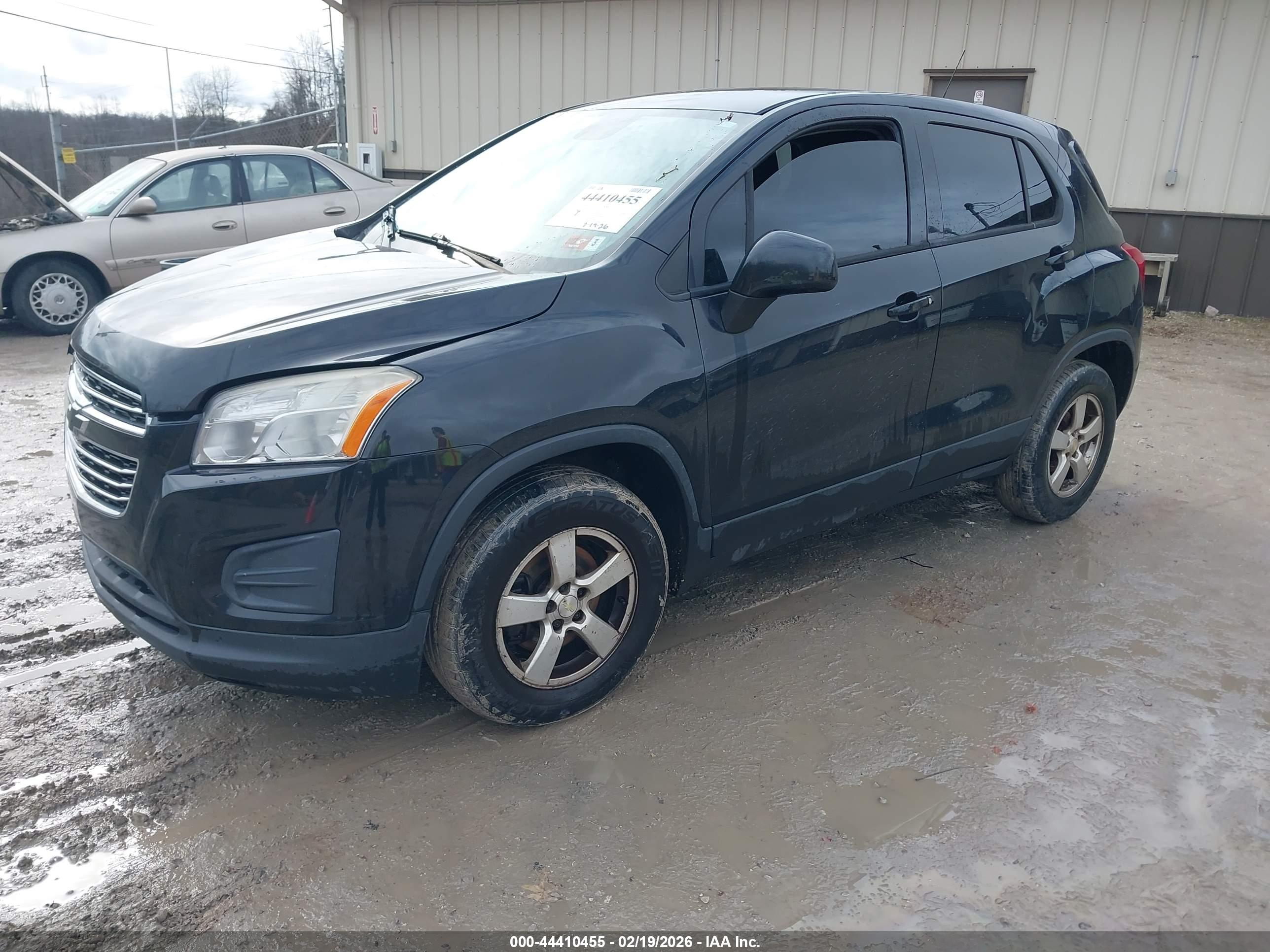 CHEVROLET TRAX image 2