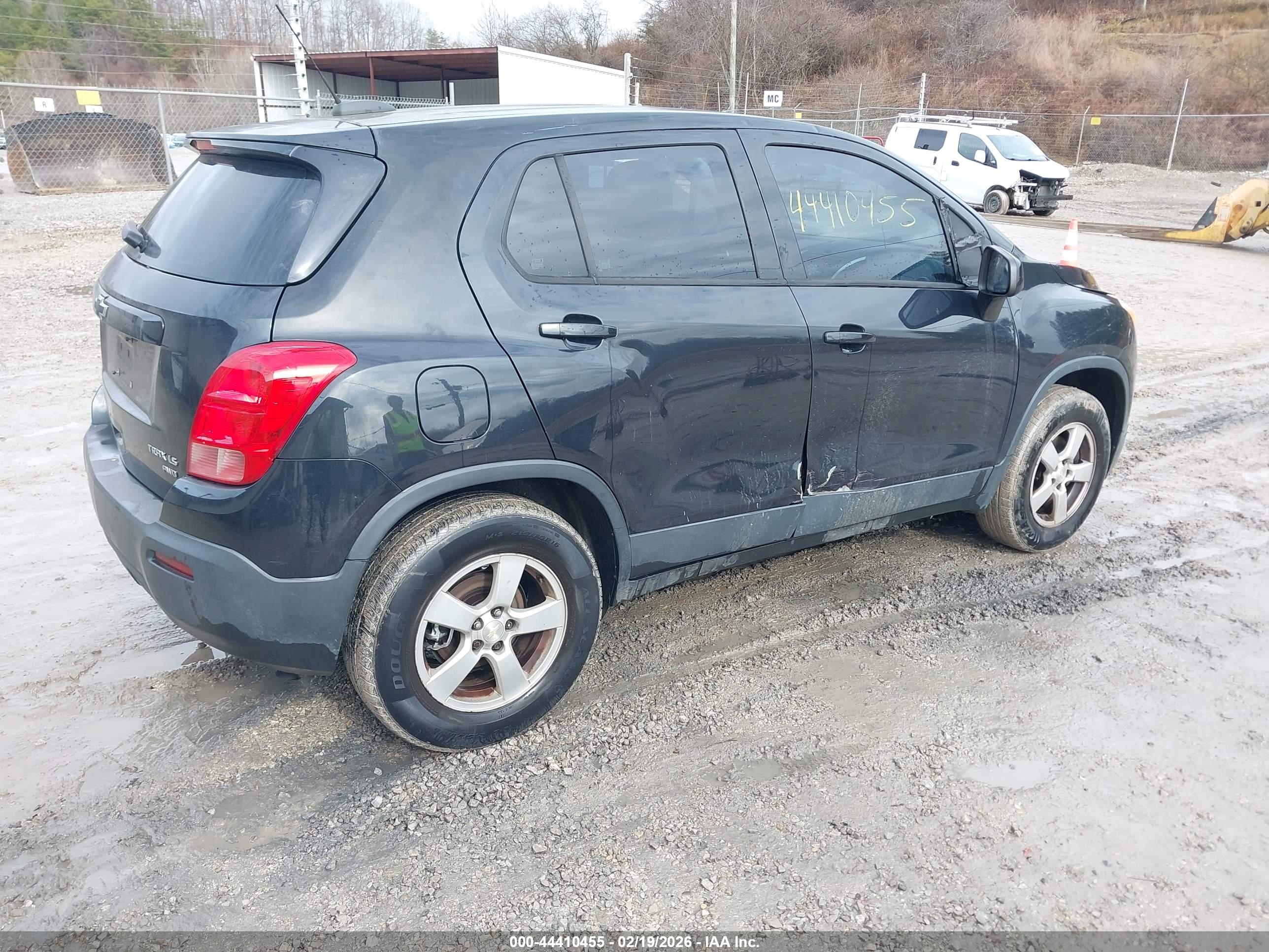 CHEVROLET TRAX image 4
