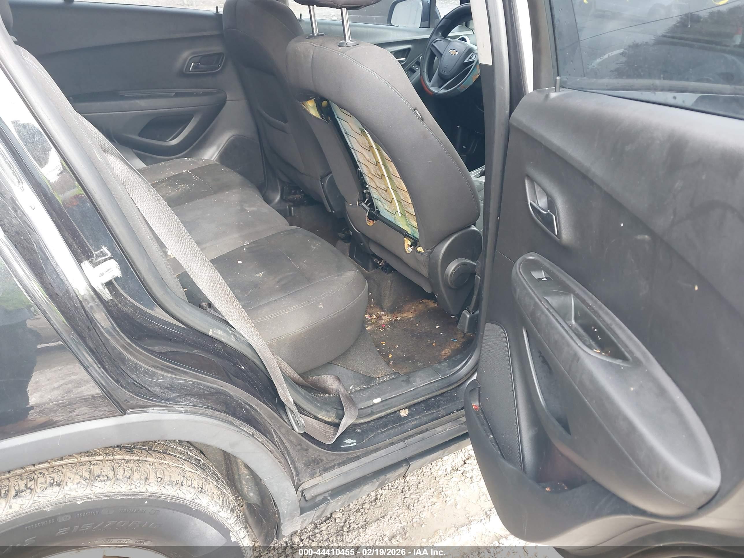 CHEVROLET TRAX image 8