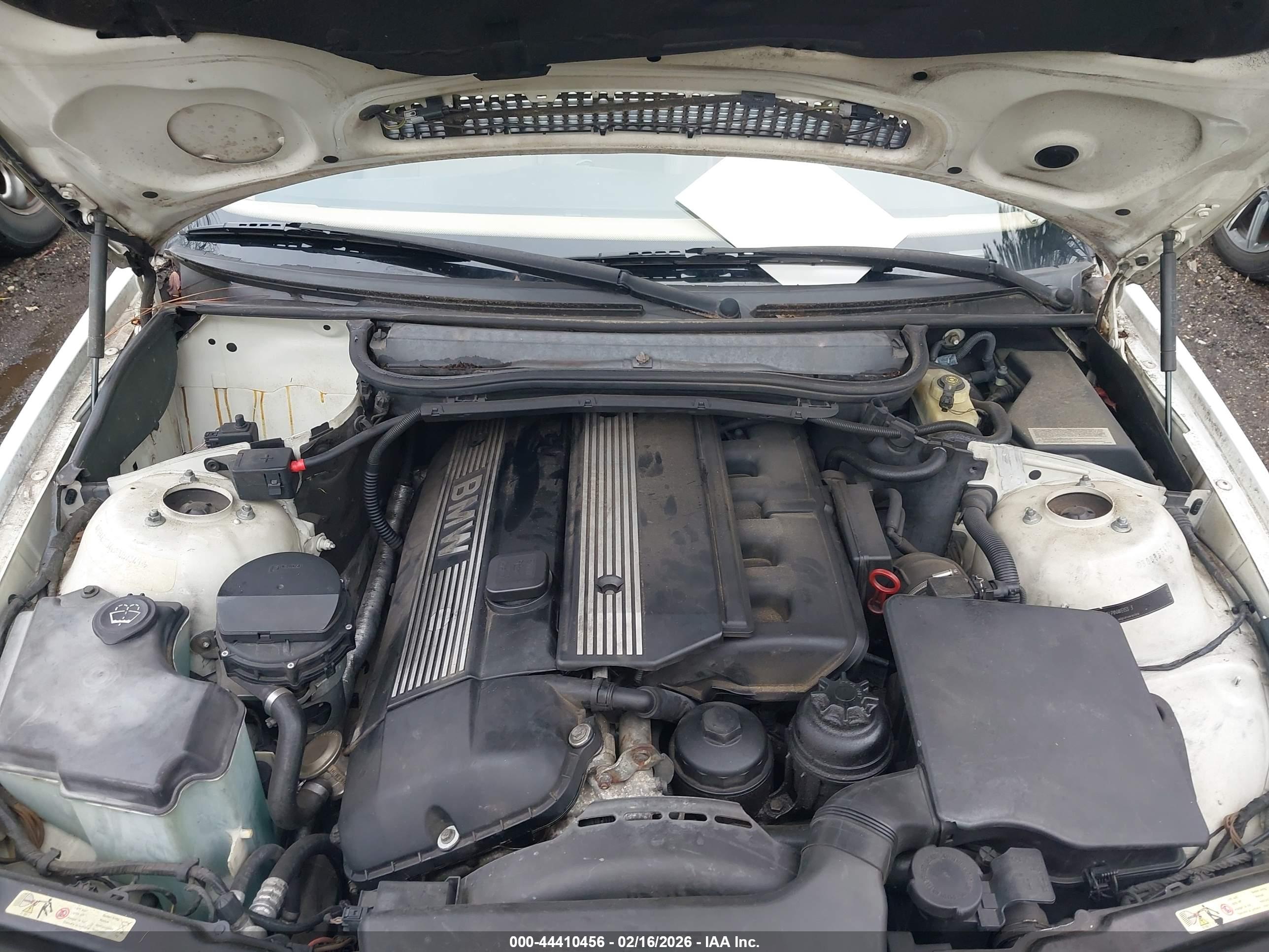 BMW 330CI image 10