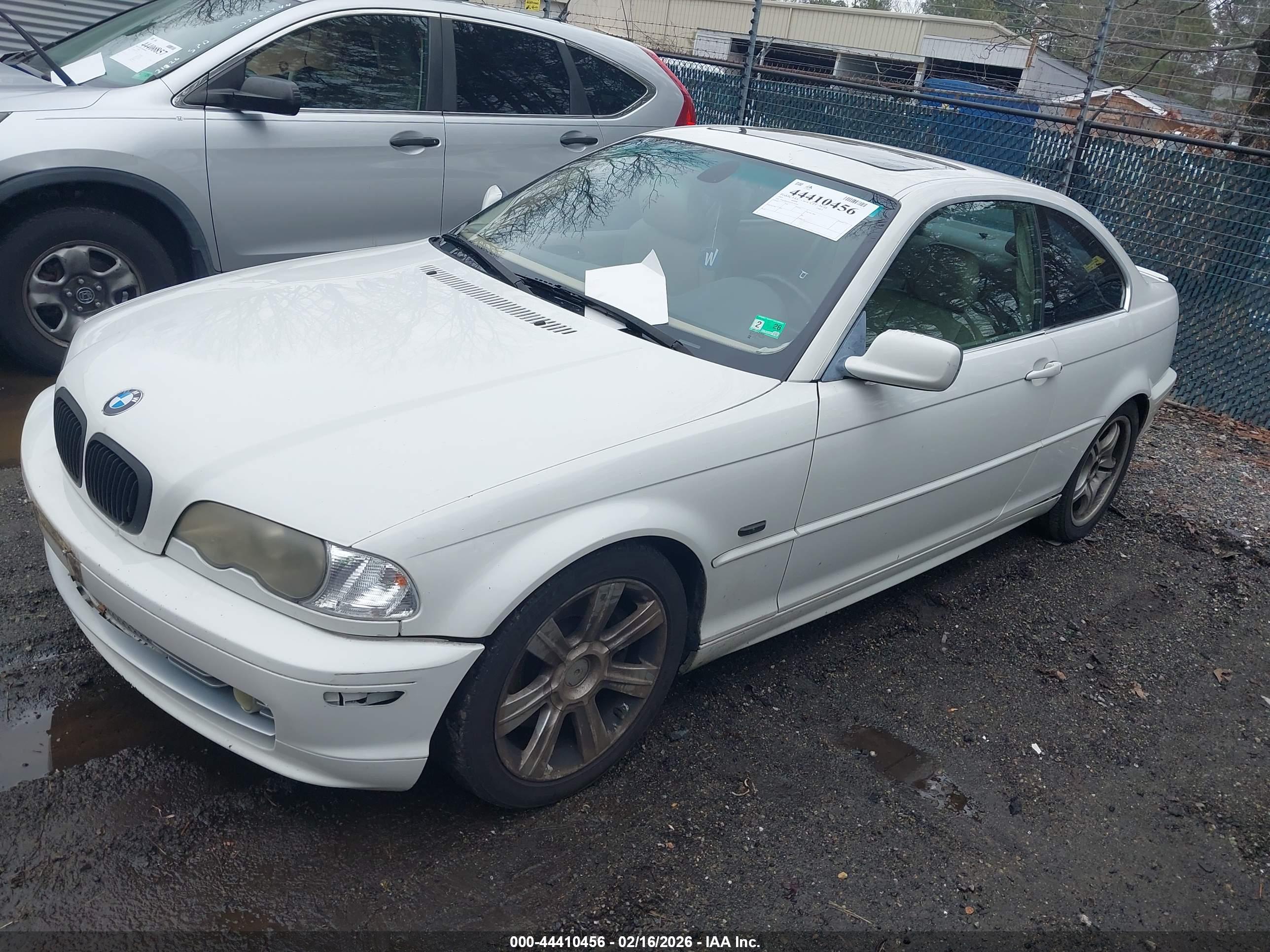 BMW 330CI image 2